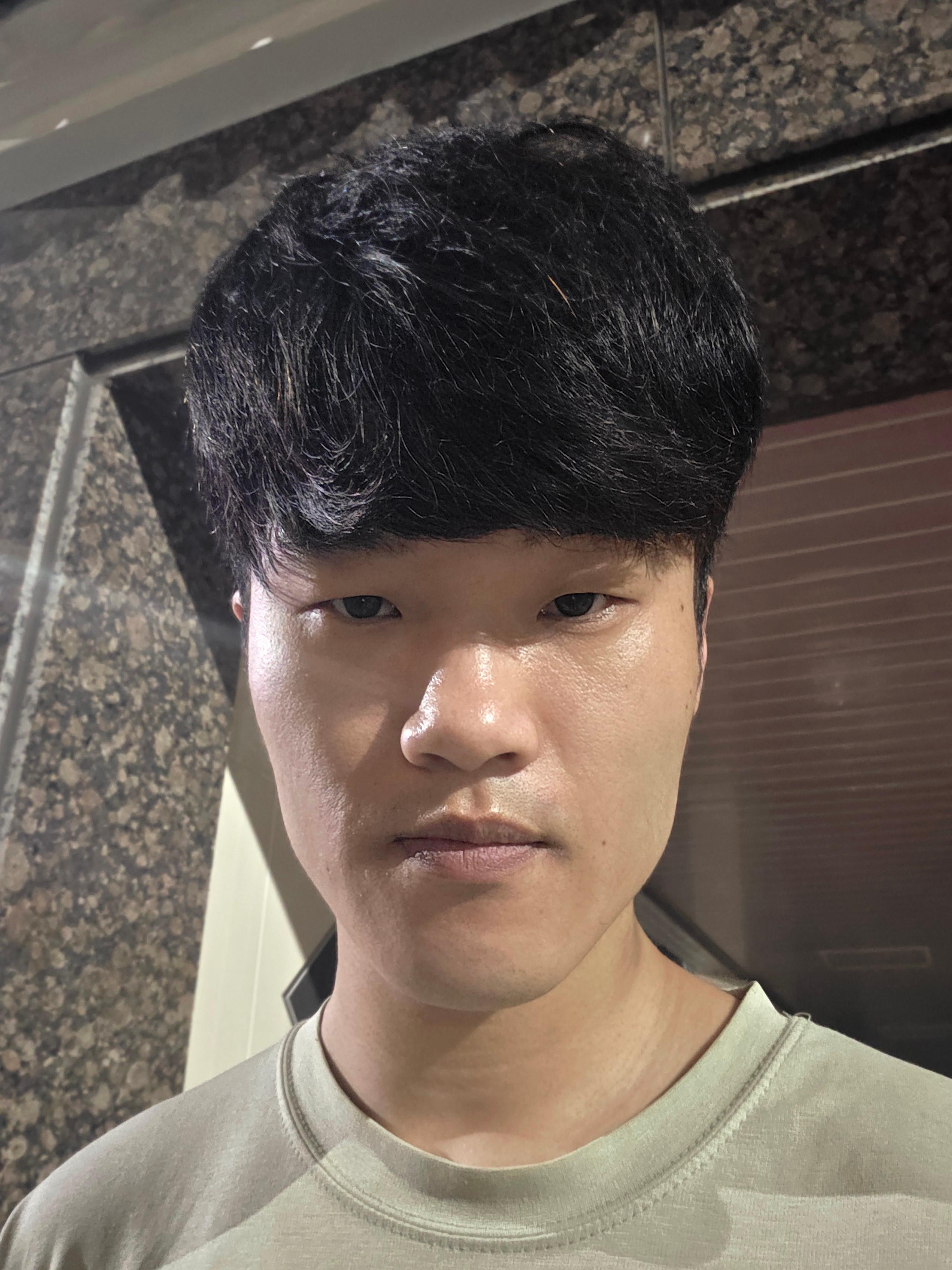 심재현 호스트