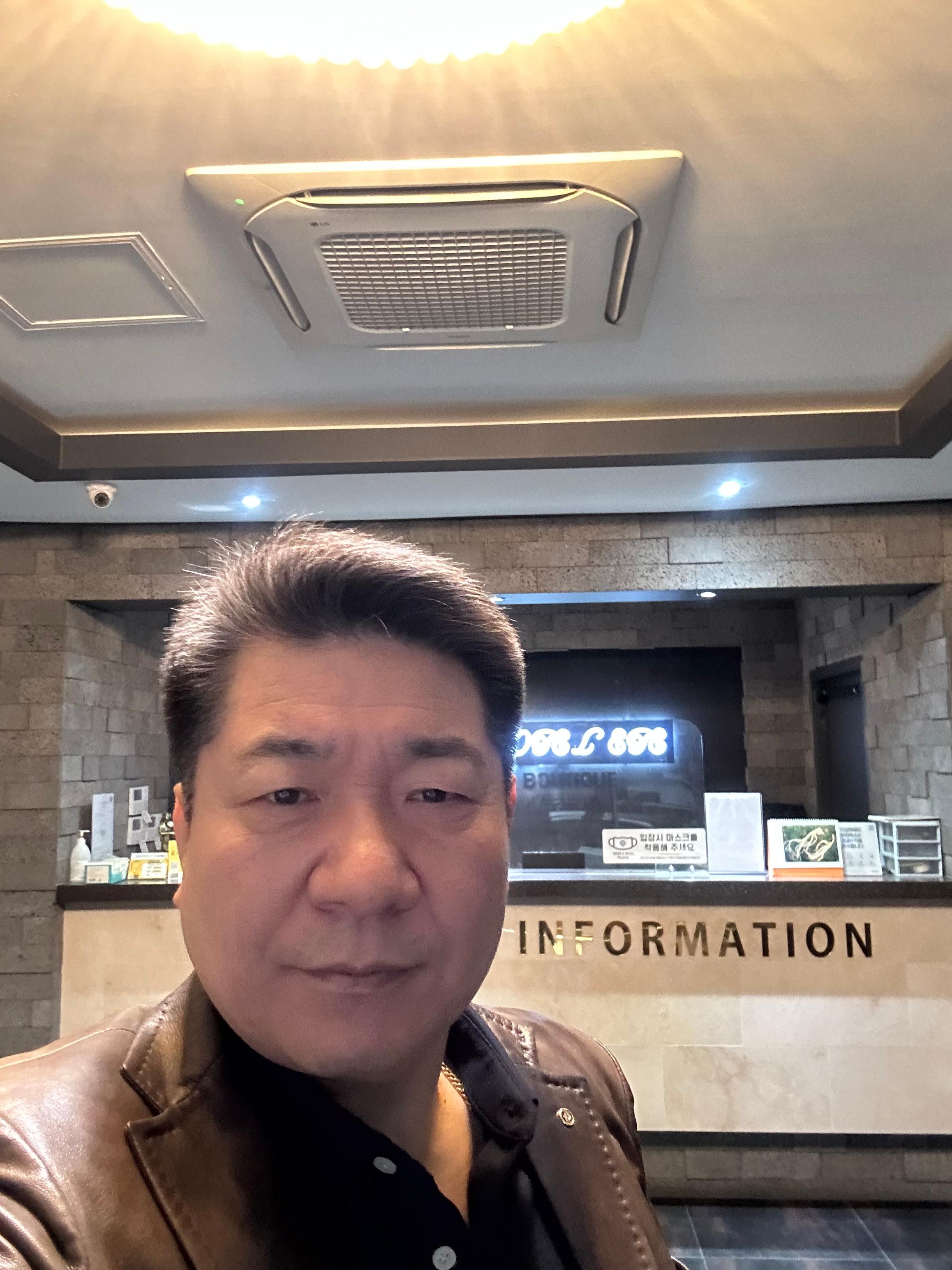 조준혁 호스트