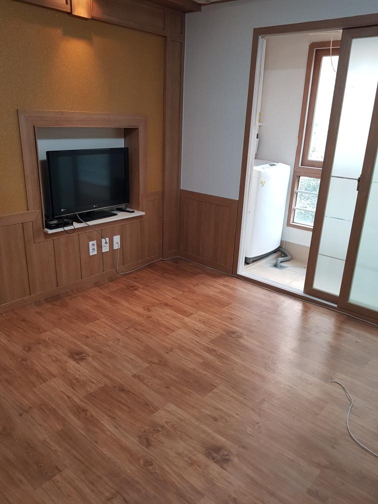 옥계동 단기임대 인근에 하천이 있어 산책하기 좋습니다