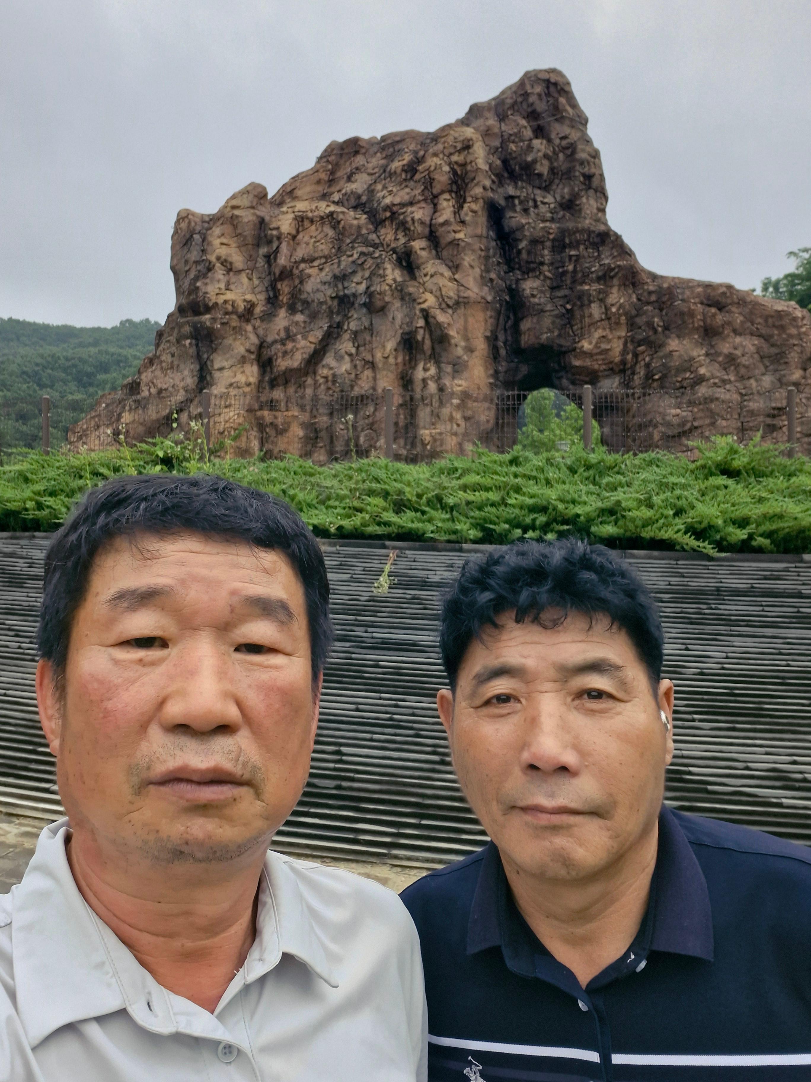 김선필  호스트