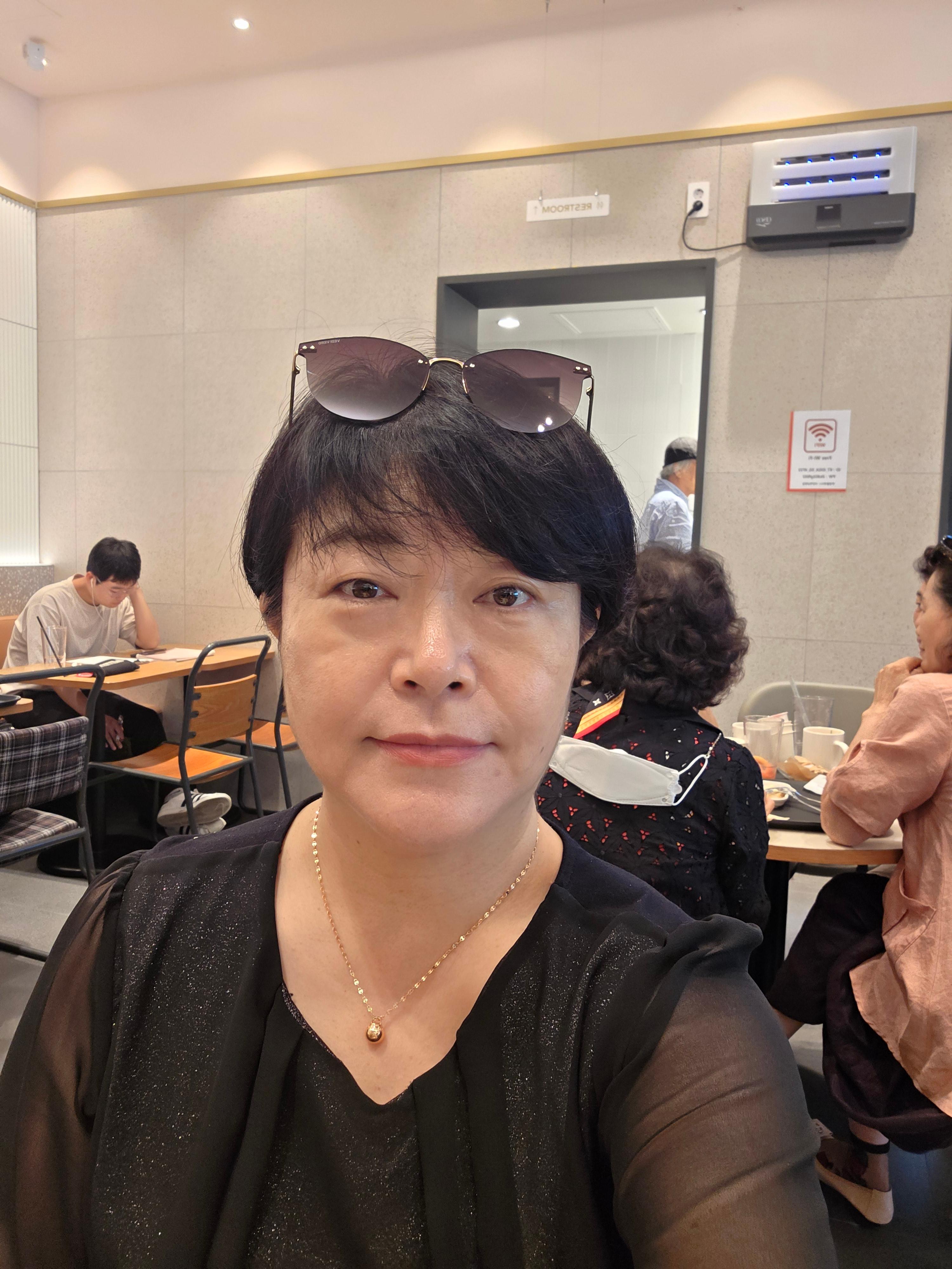 이경순 호스트