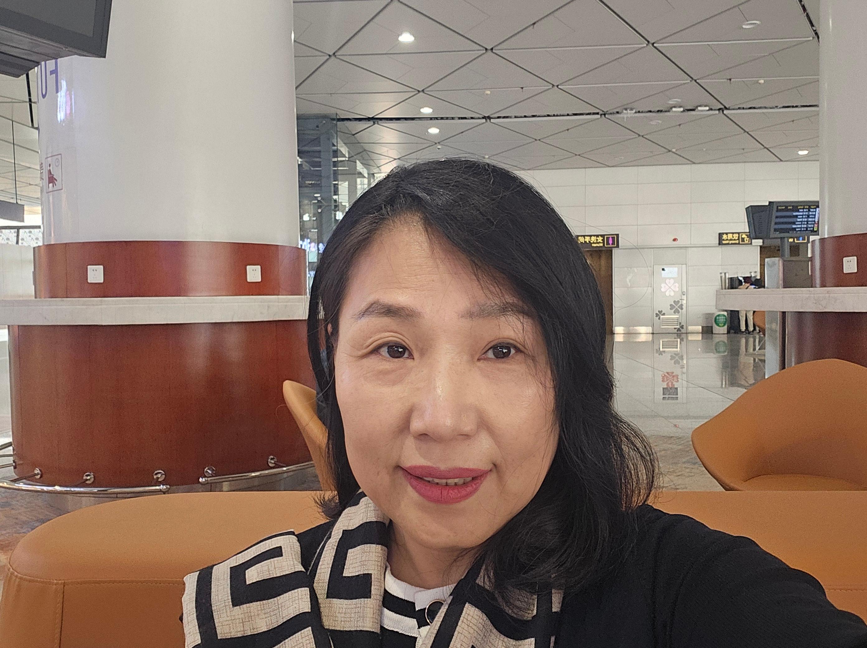 오선경  호스트