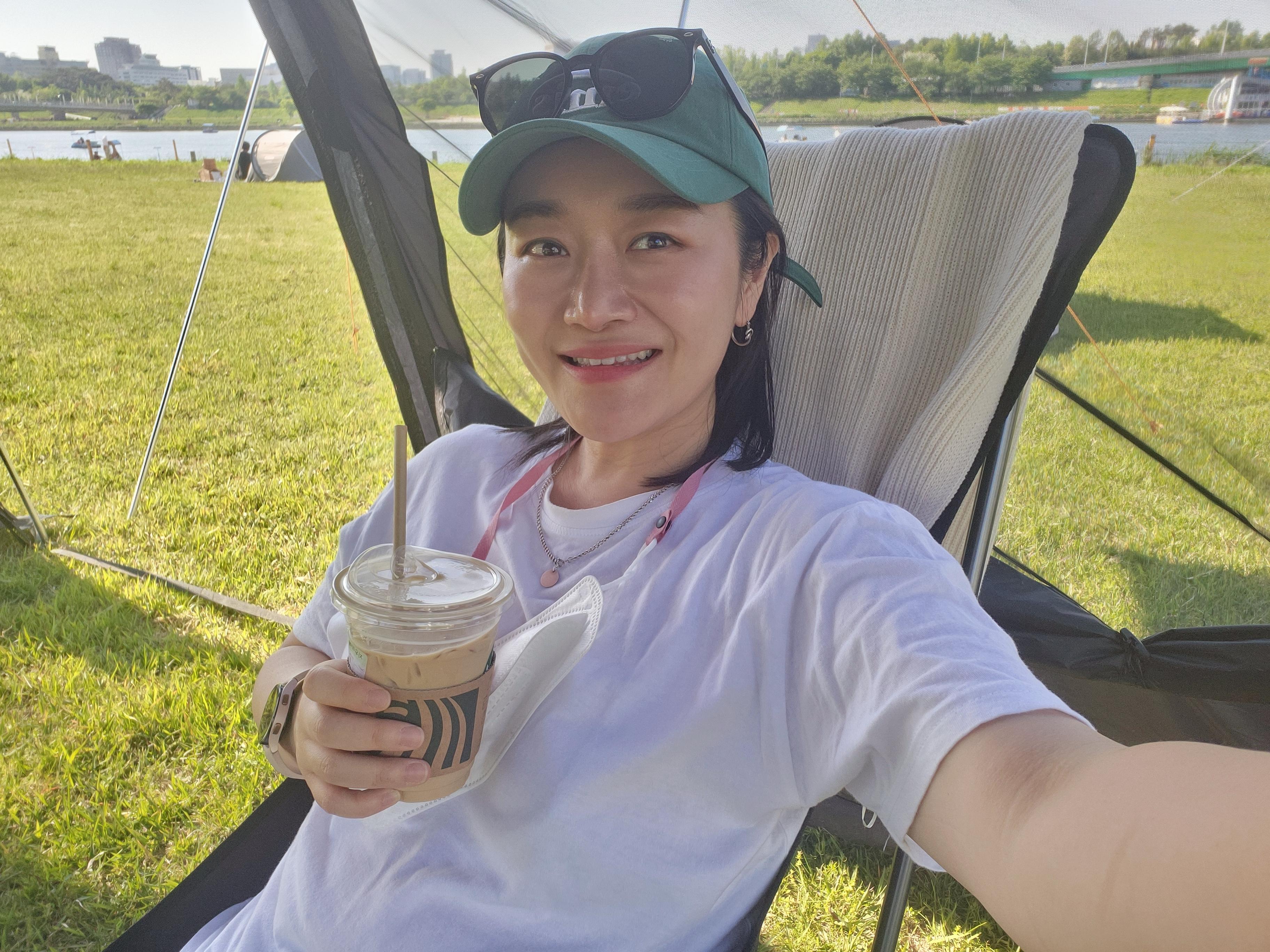 최지우 호스트