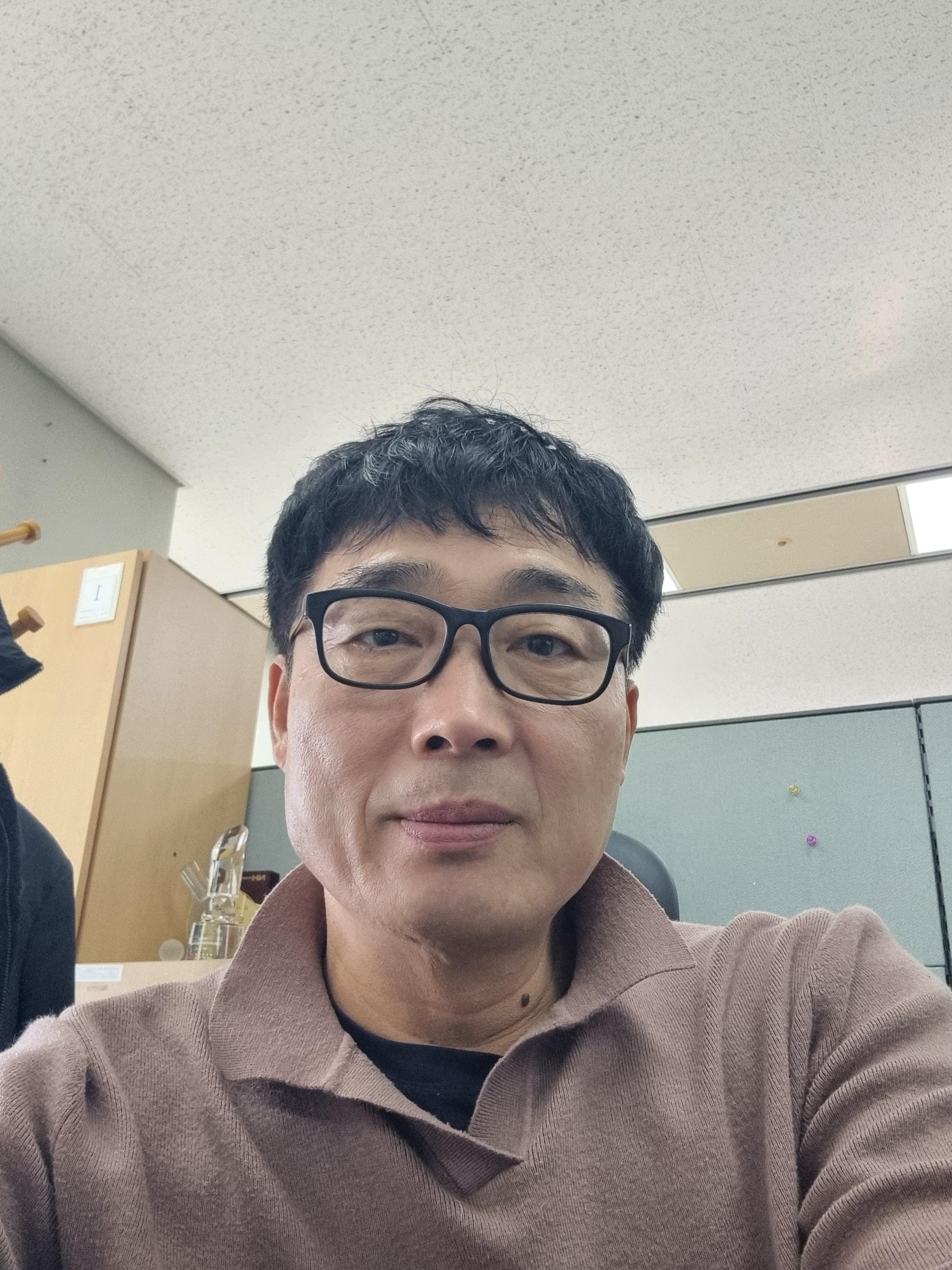 김인식 호스트
