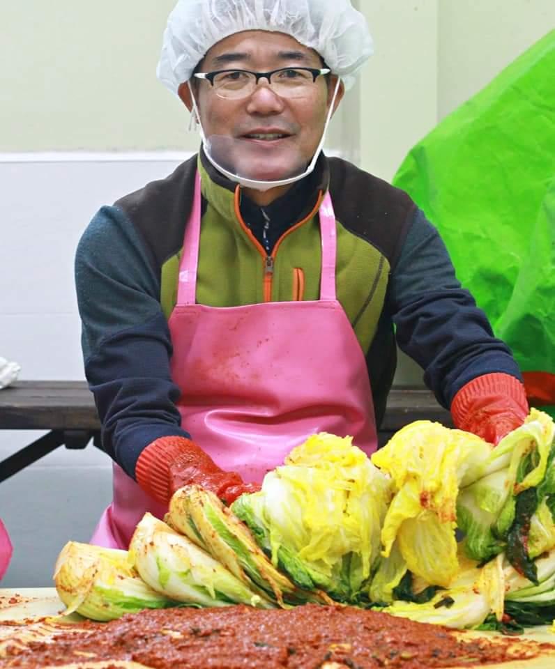 김관일 호스트