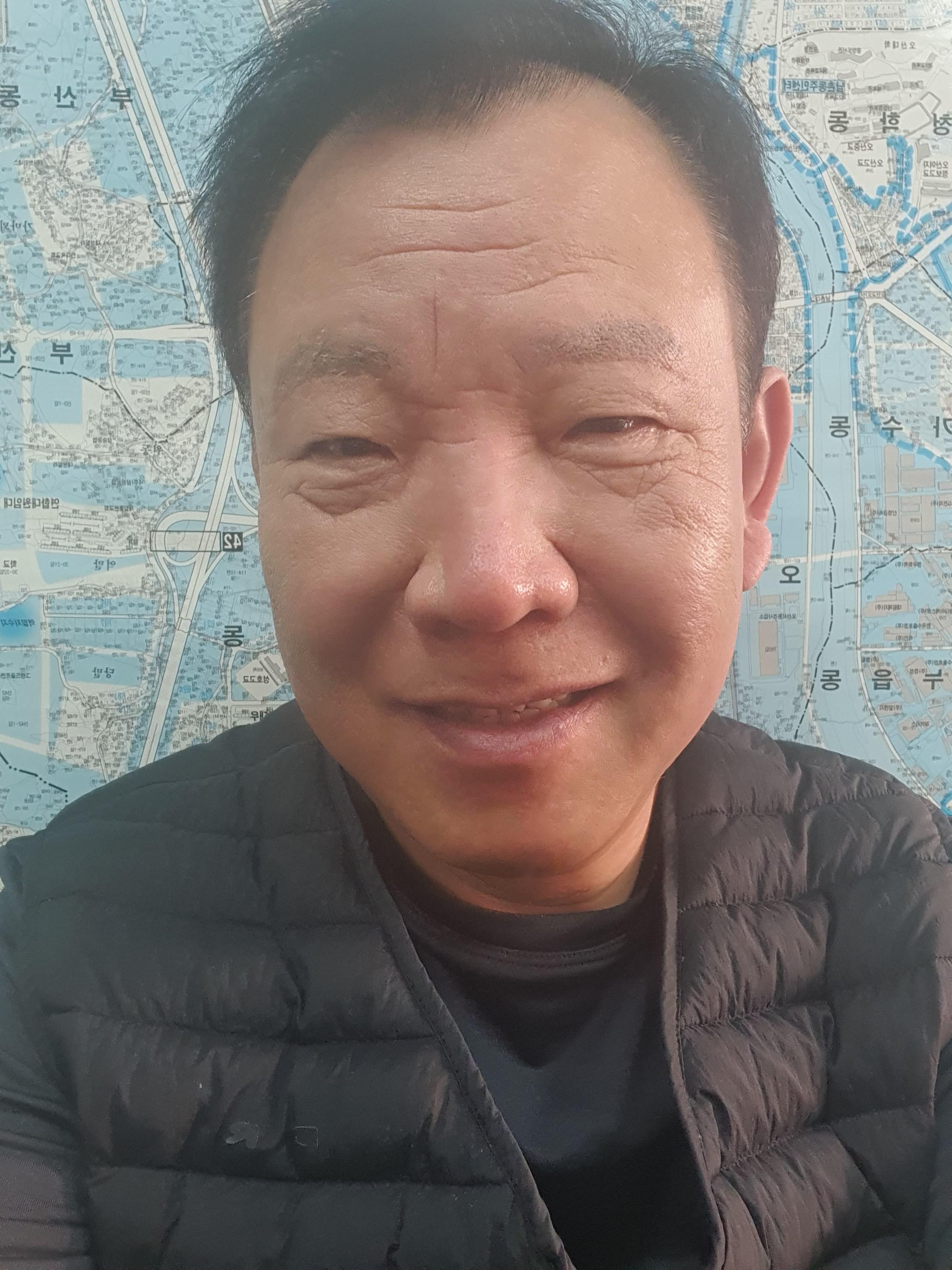 이중식 호스트