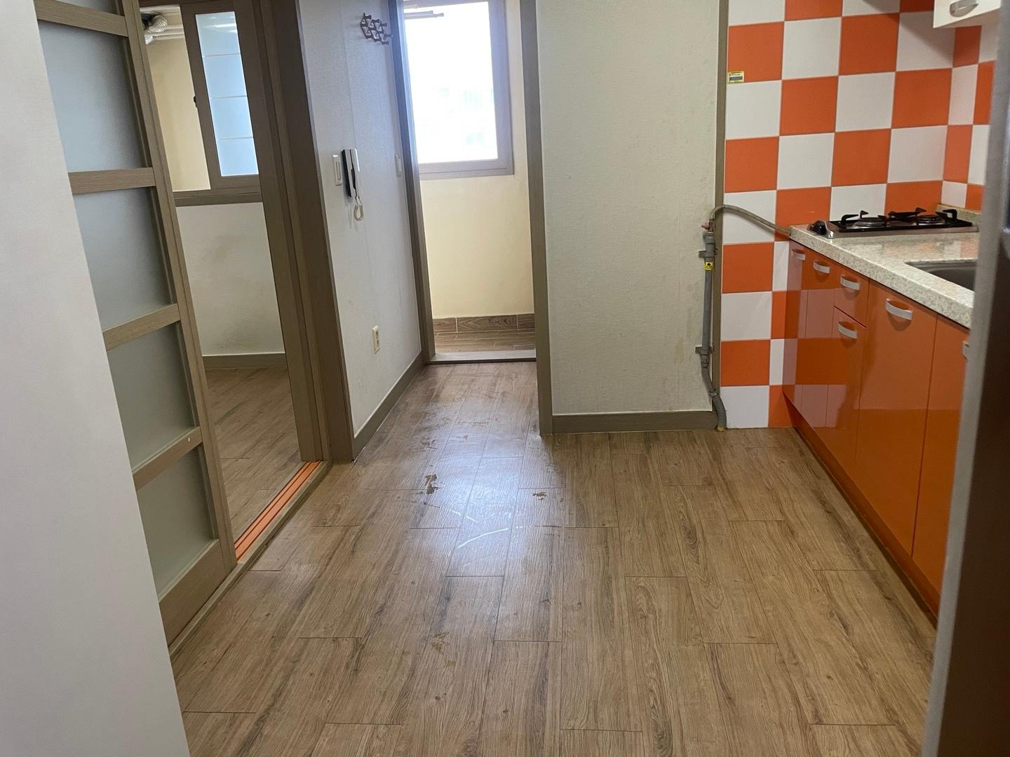 장성동 단기임대 4차선도로 근접