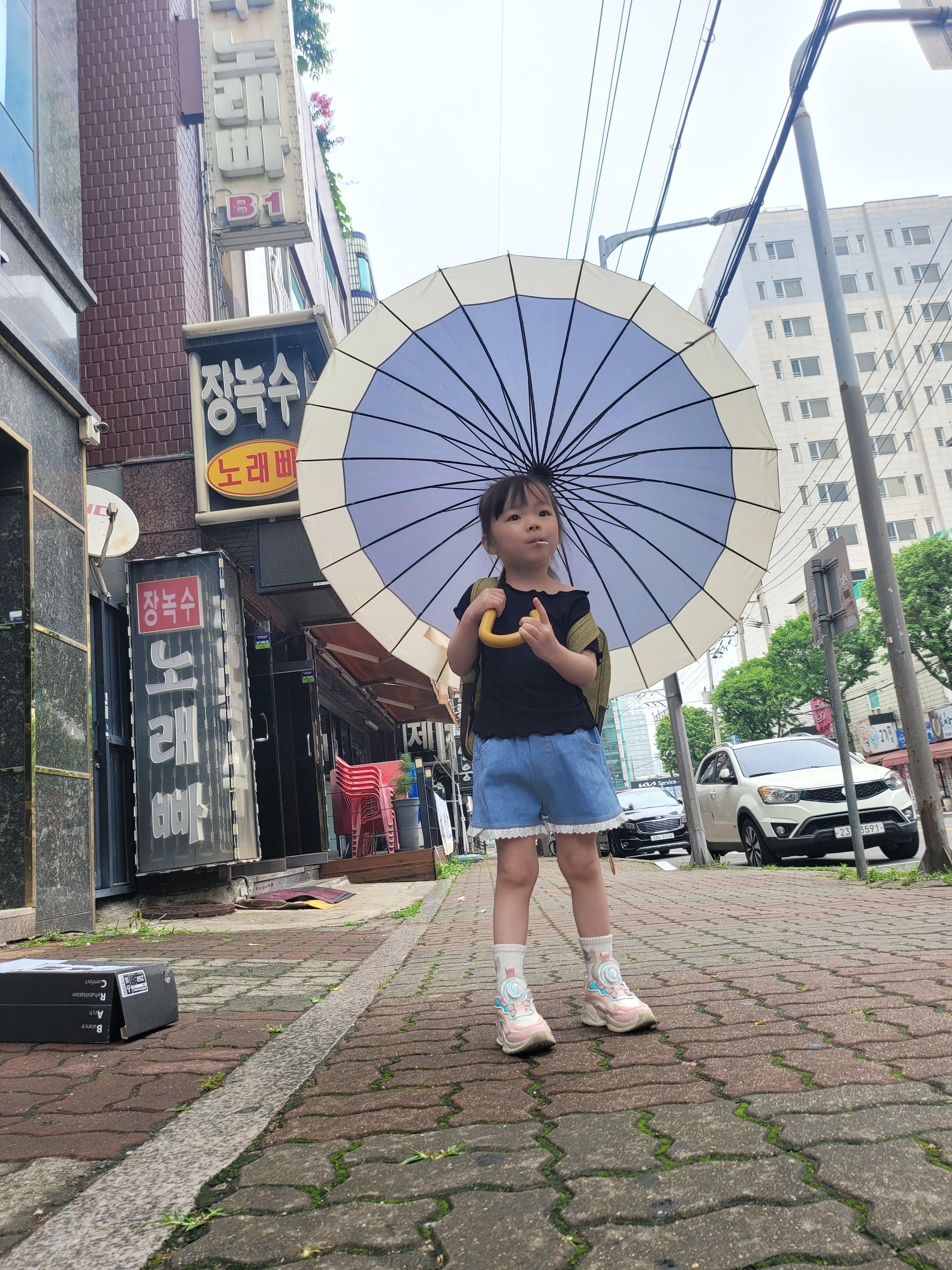 이현주 호스트