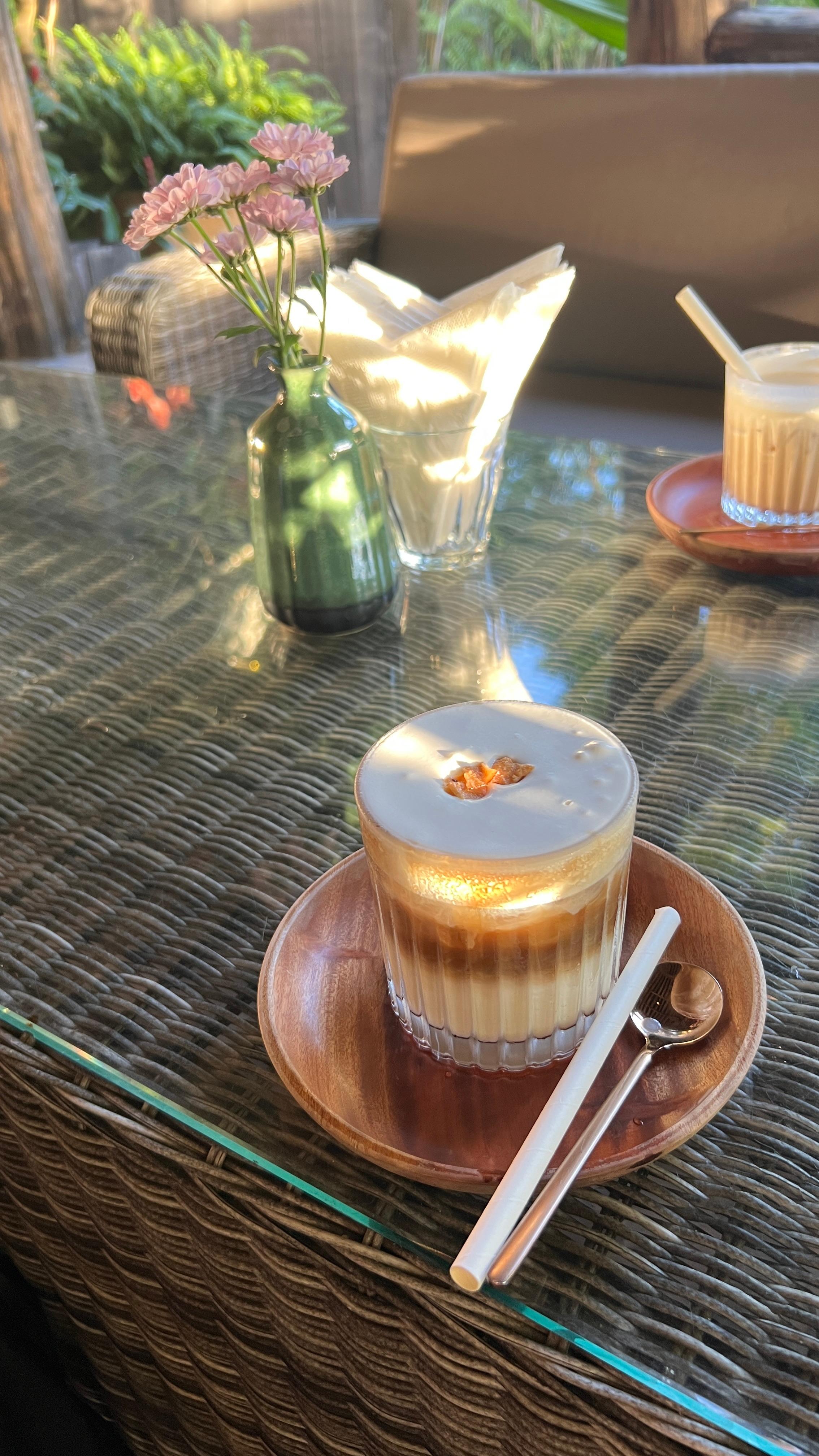 송한영 호스트