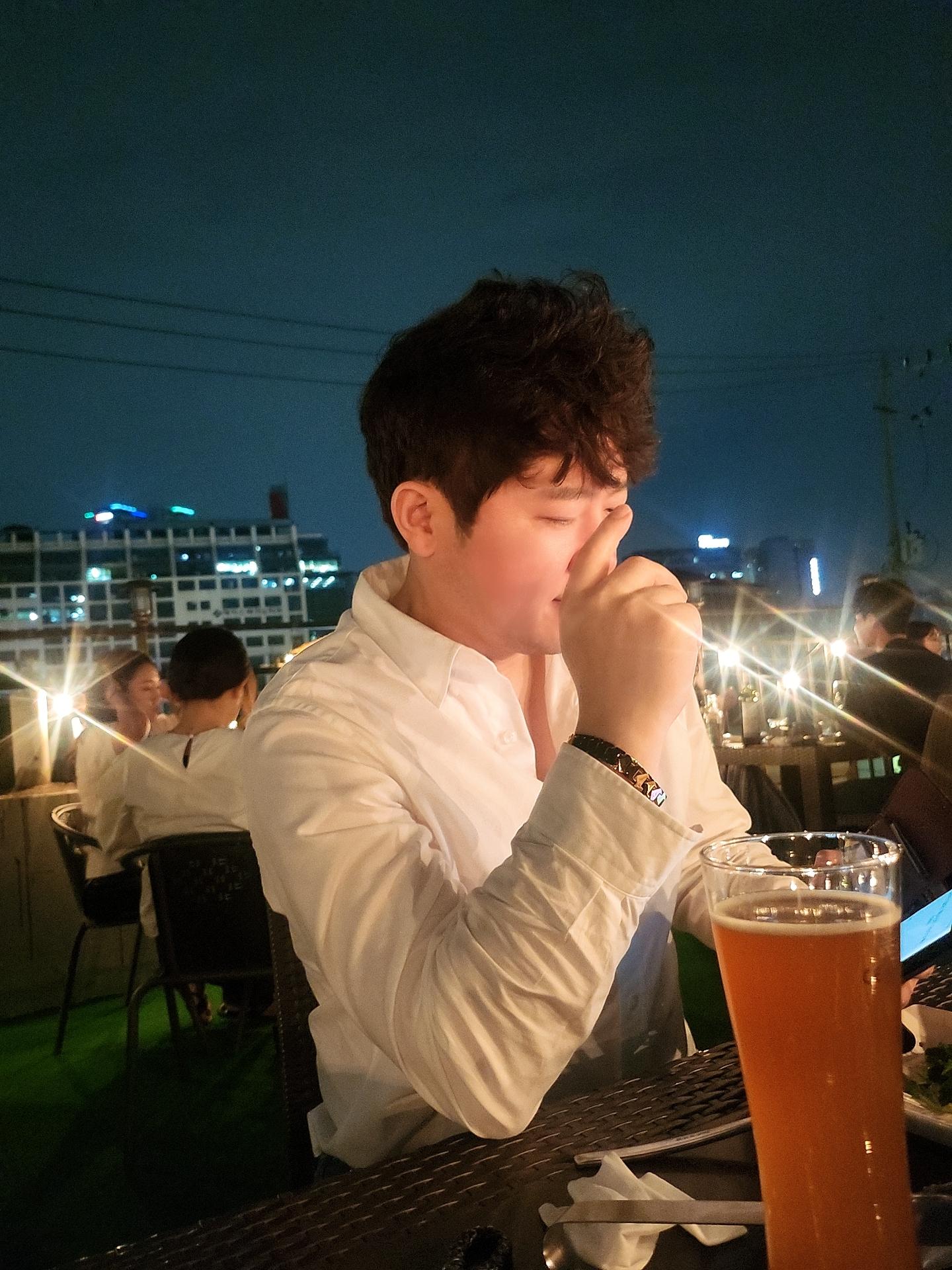 유명식 호스트