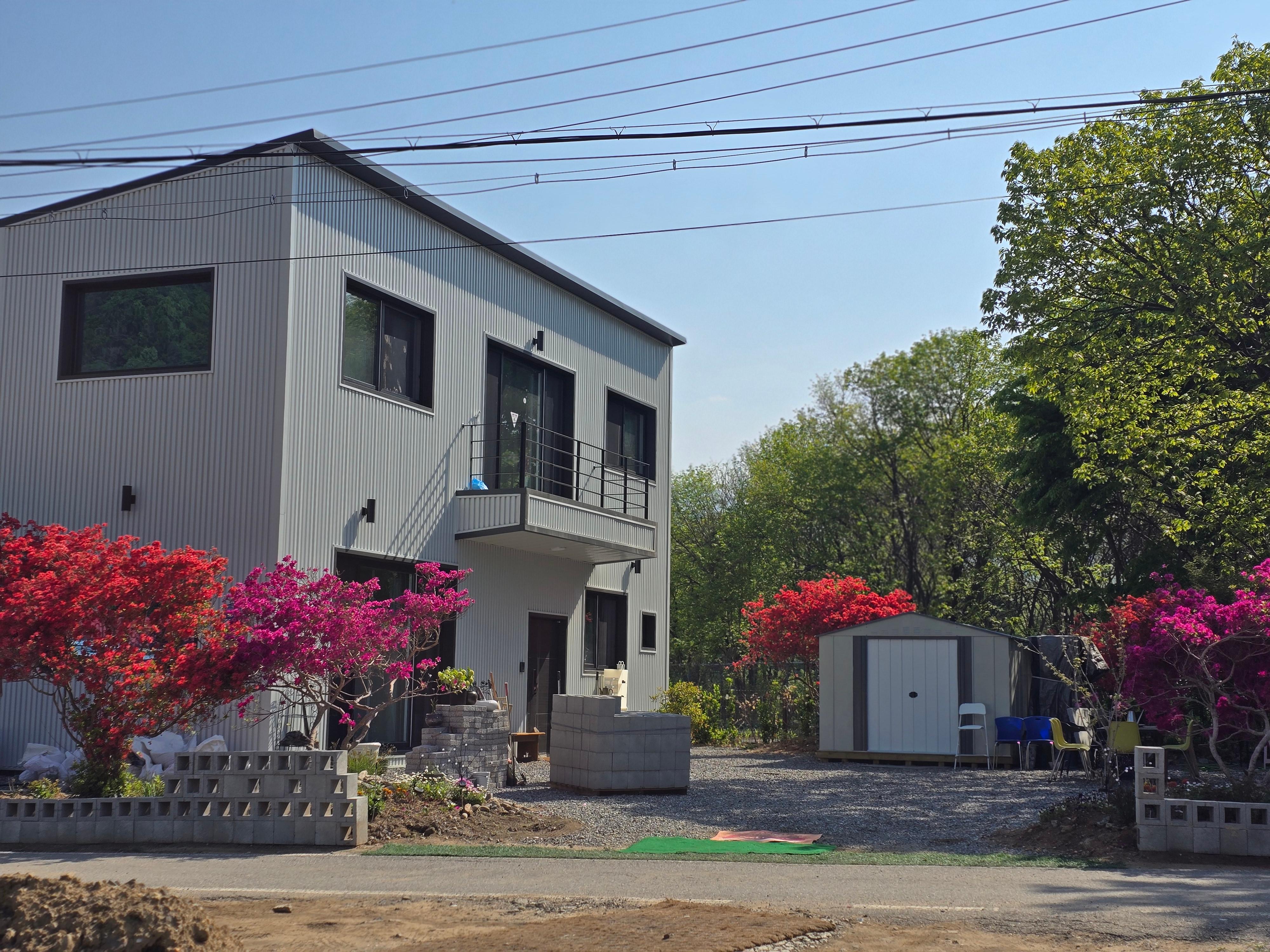윤용란 호스트