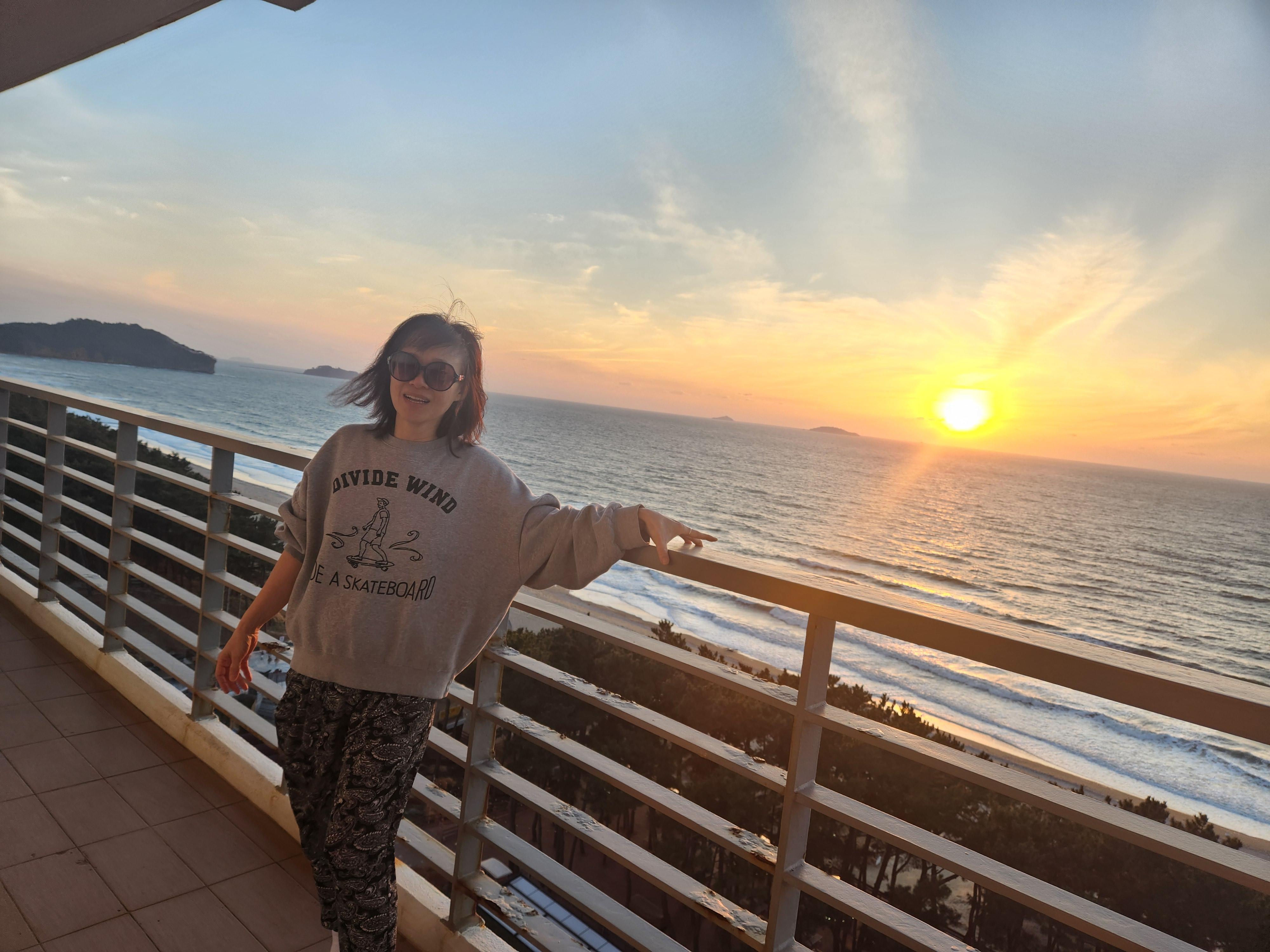 변지현 호스트