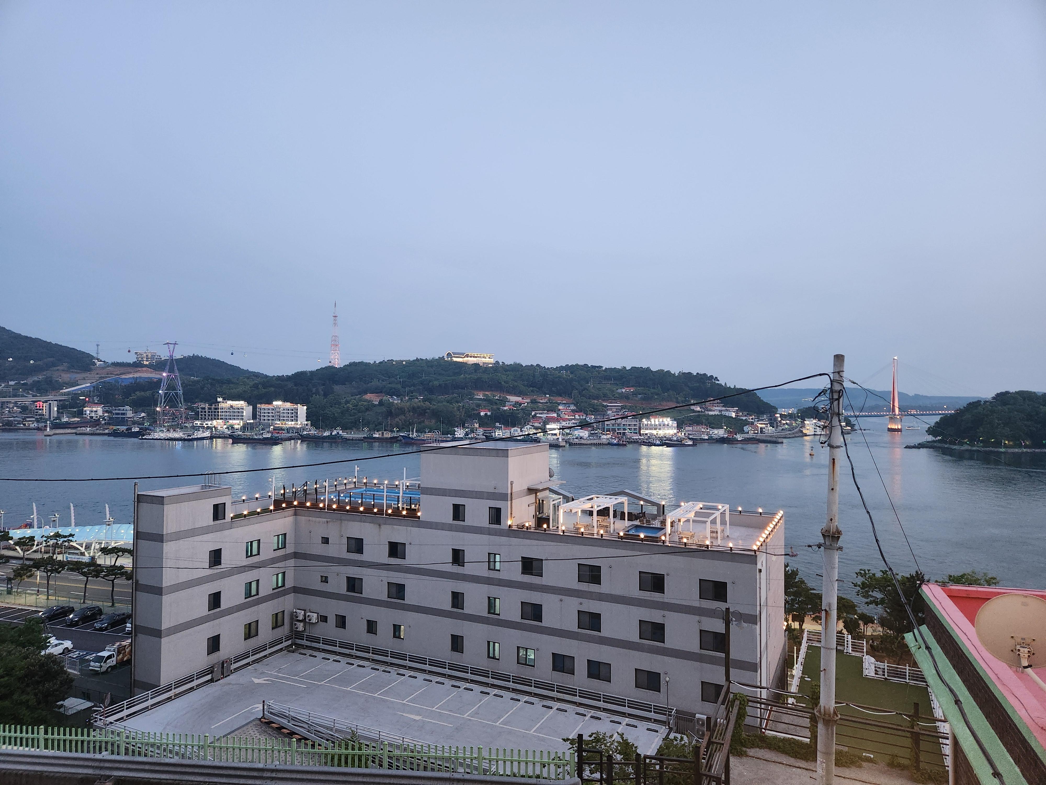 김성현 호스트