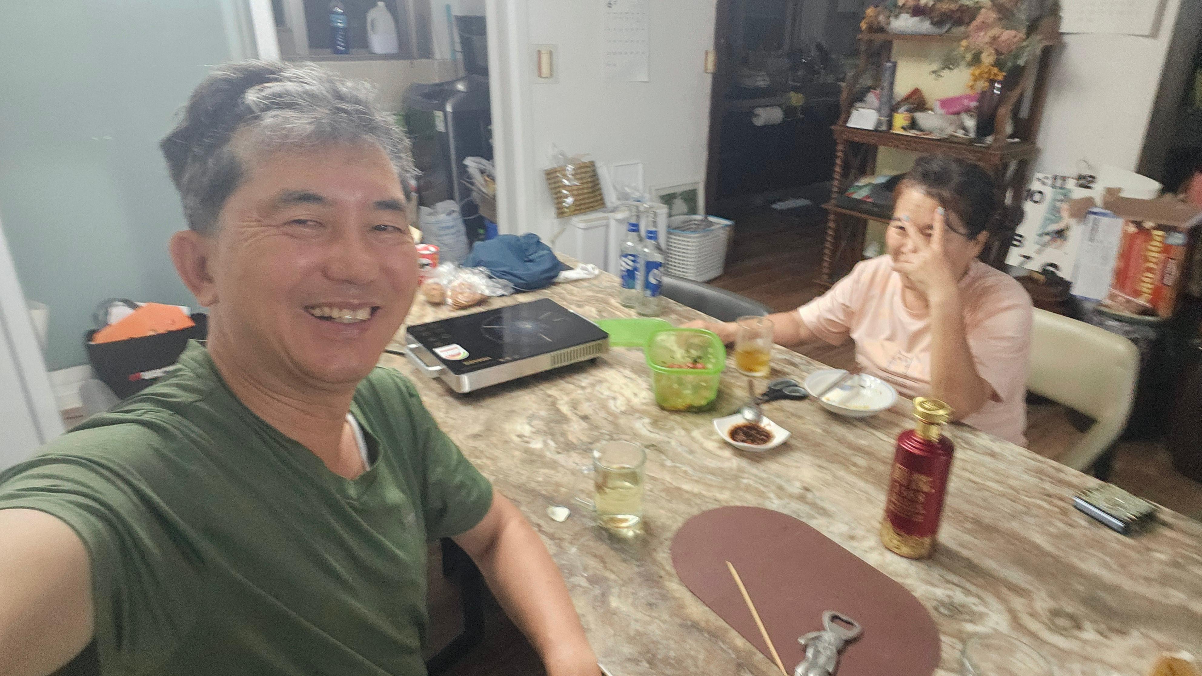 이충훈 호스트