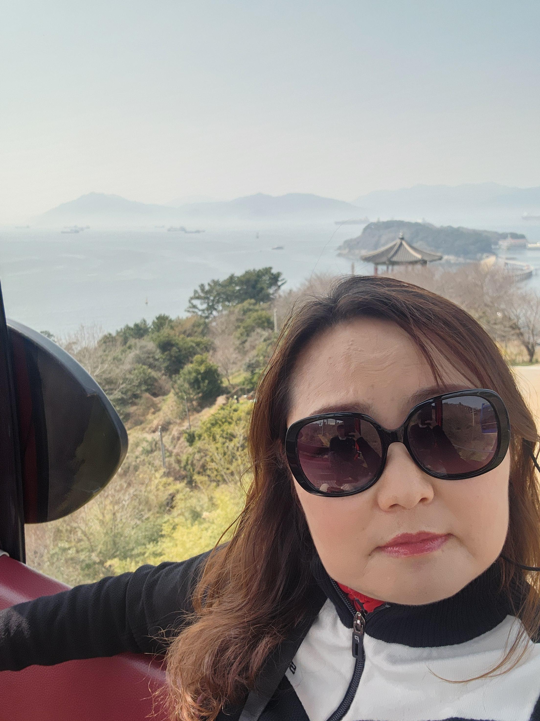 신연주 호스트