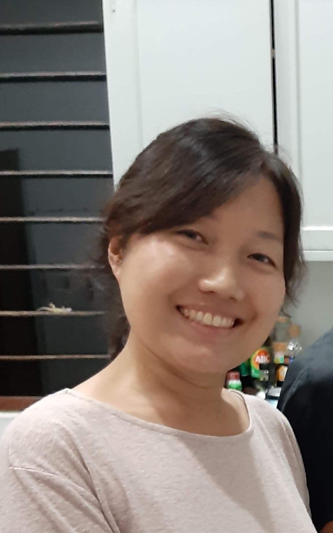 김윤희 호스트