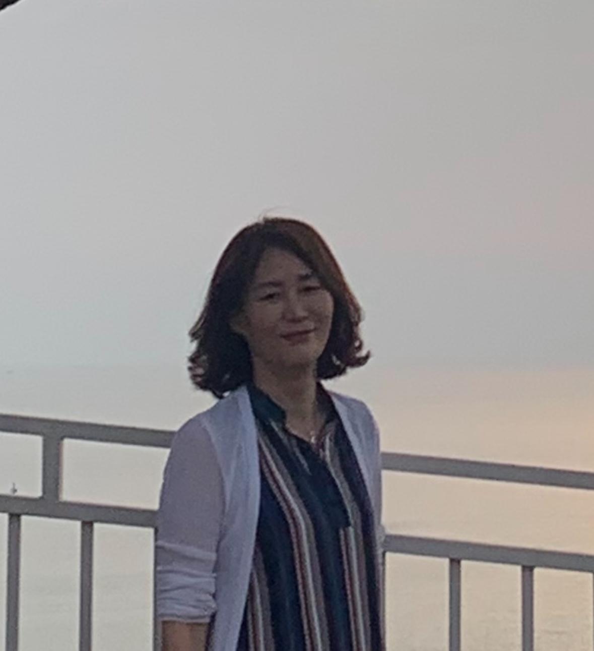 박현주 호스트