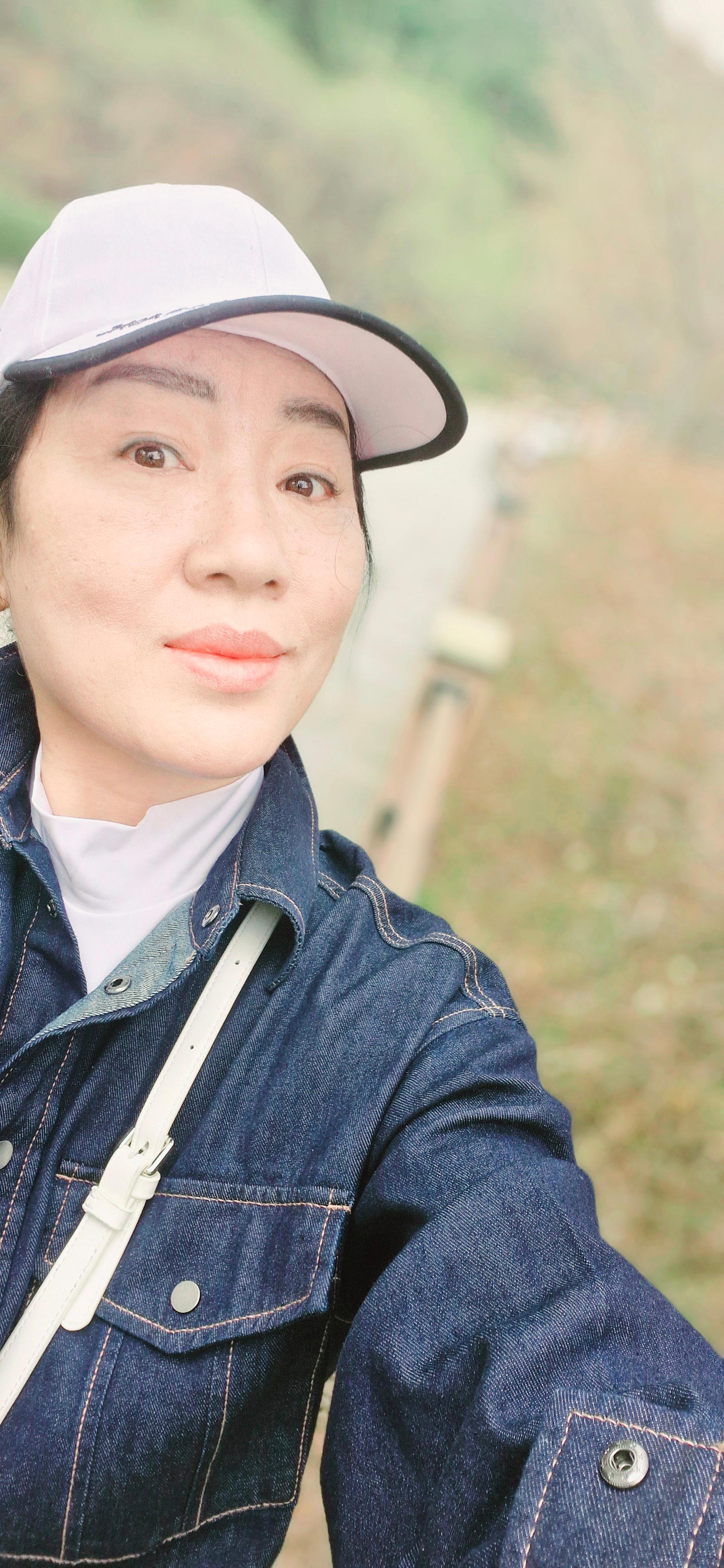 최보경 호스트