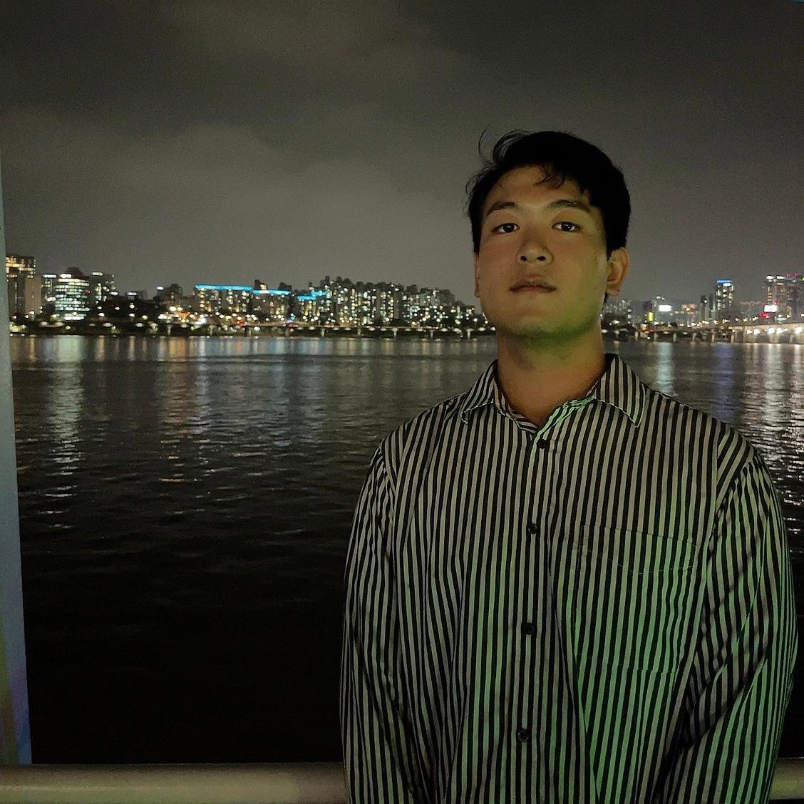 이윤택 호스트