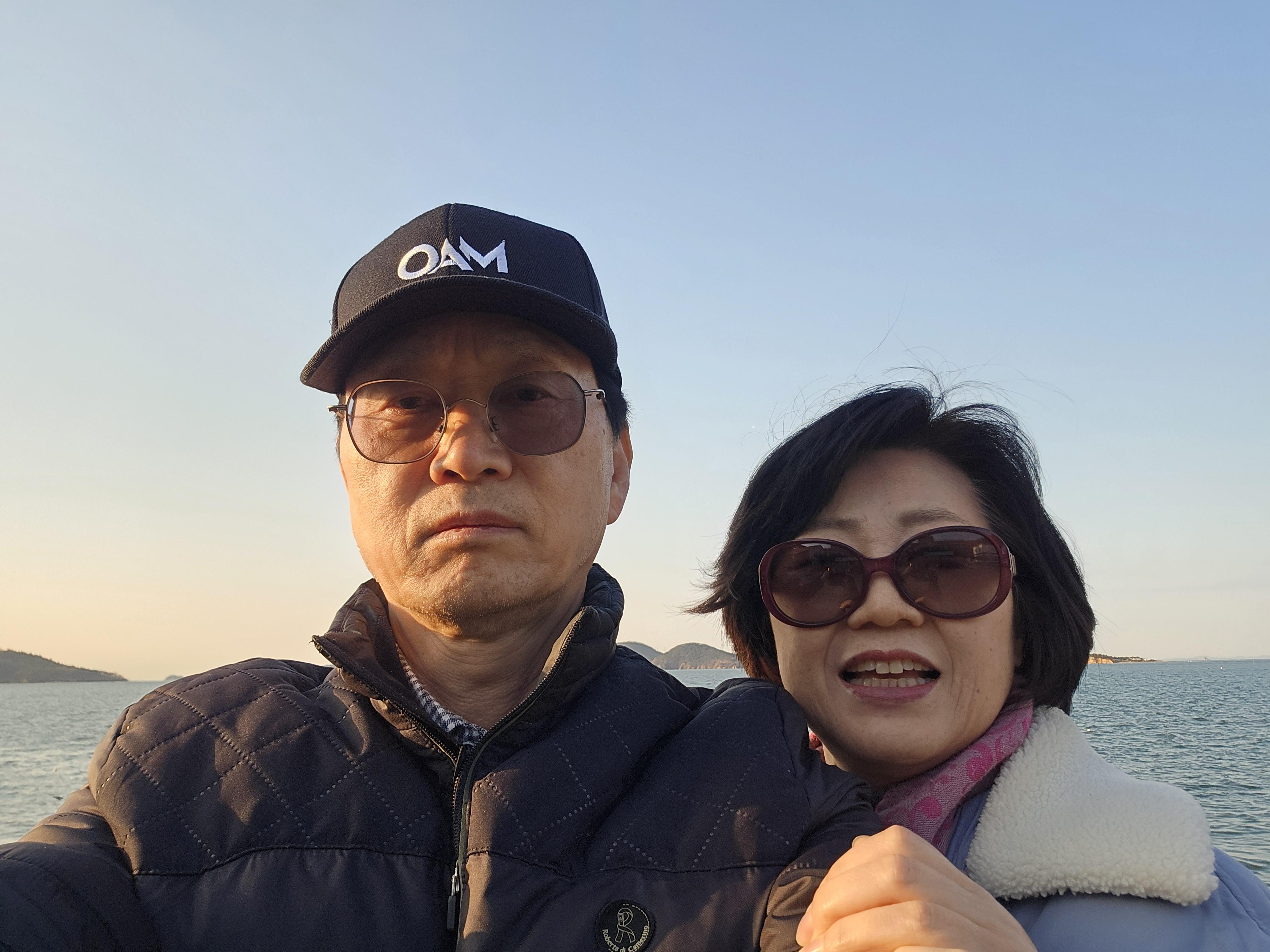 성호경 호스트