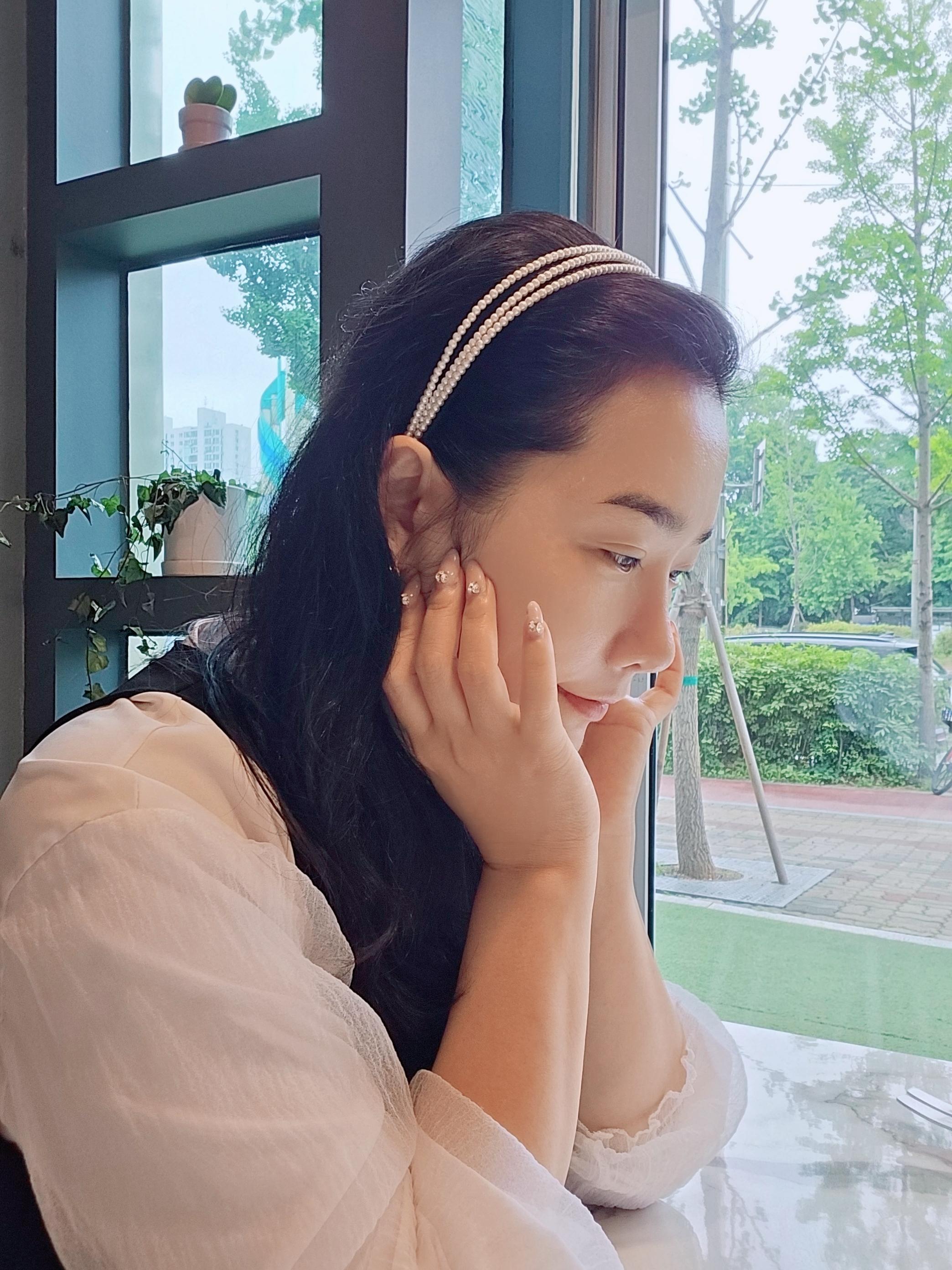 송채원 호스트