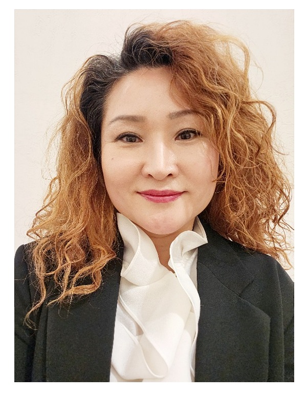 송윤주 호스트