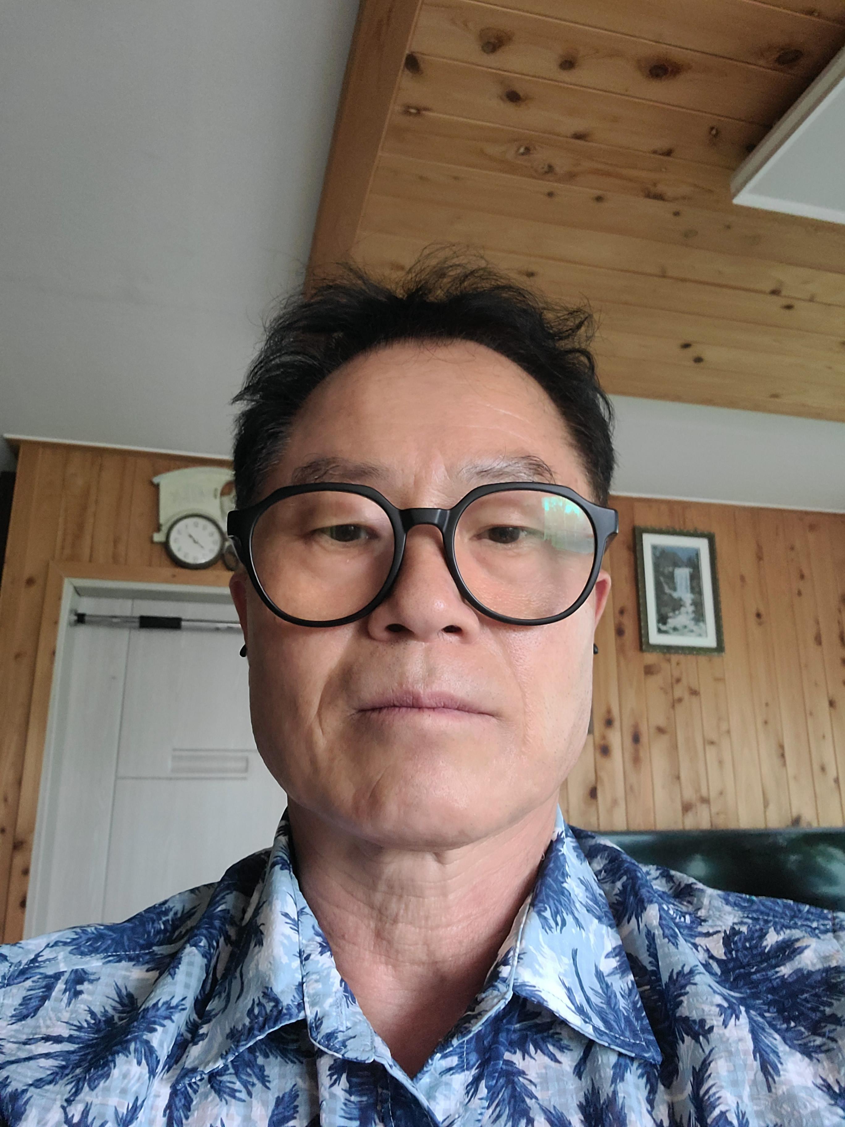 옥의호 호스트