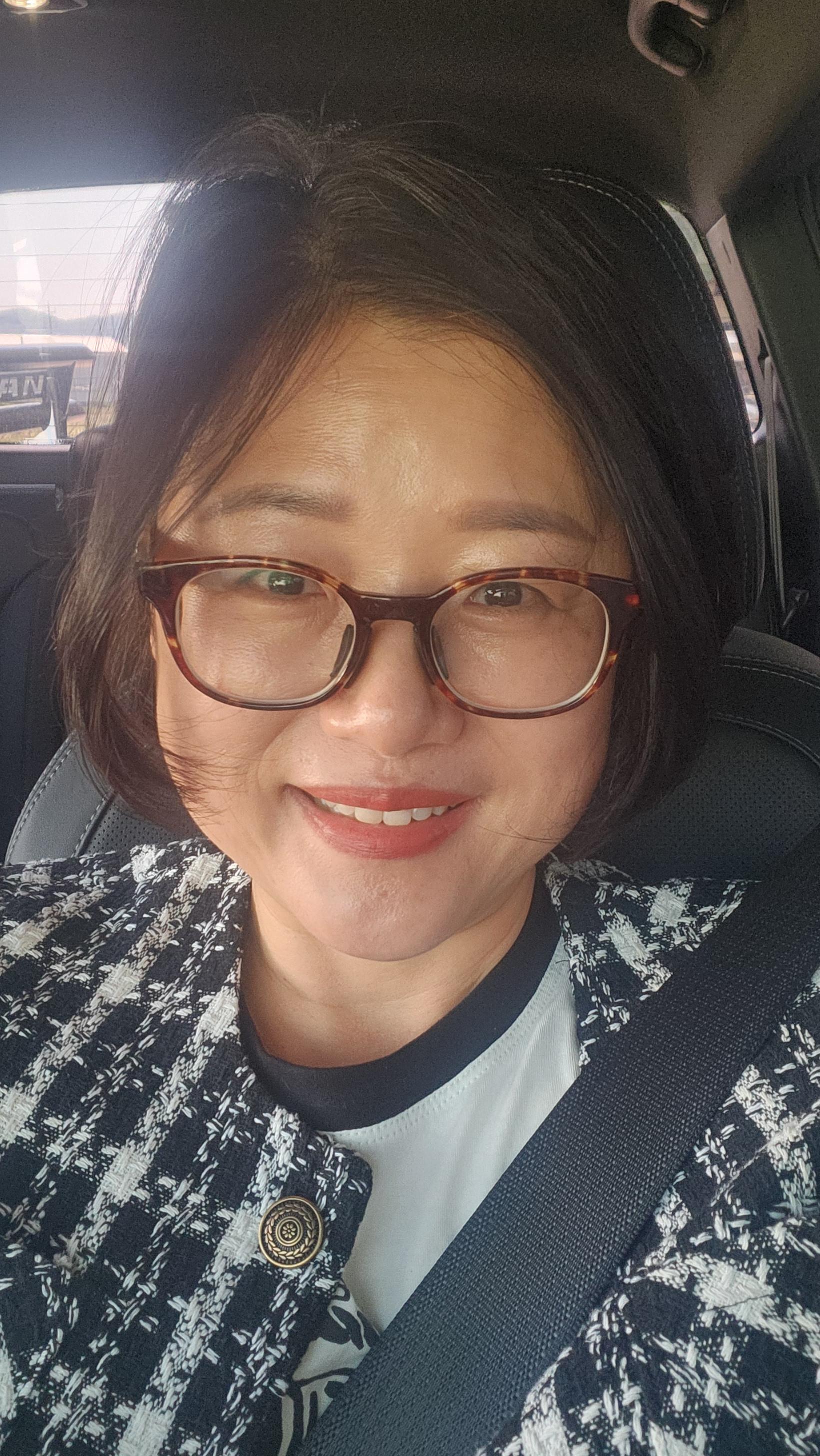 이복희 호스트