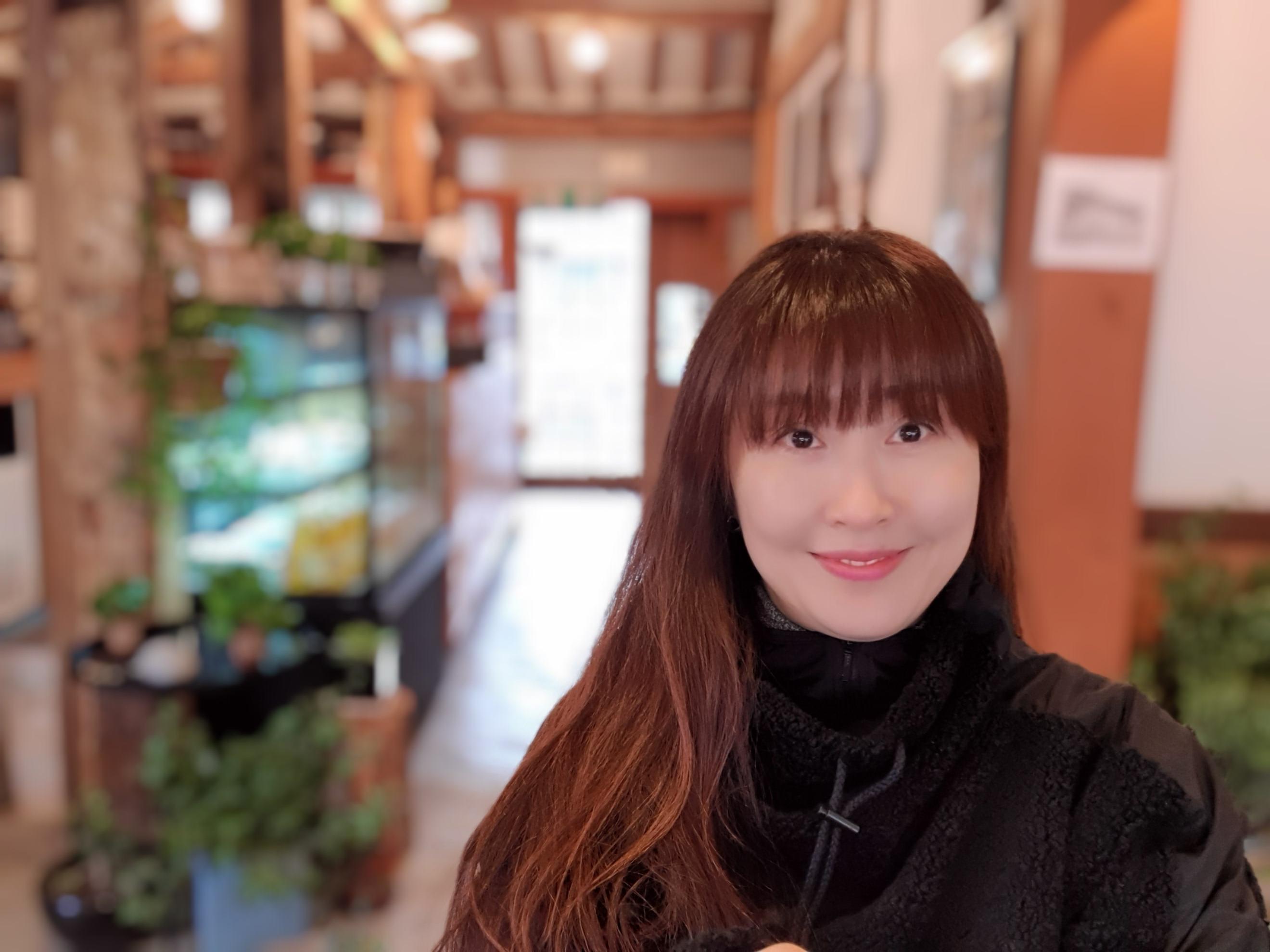 이나미 호스트
