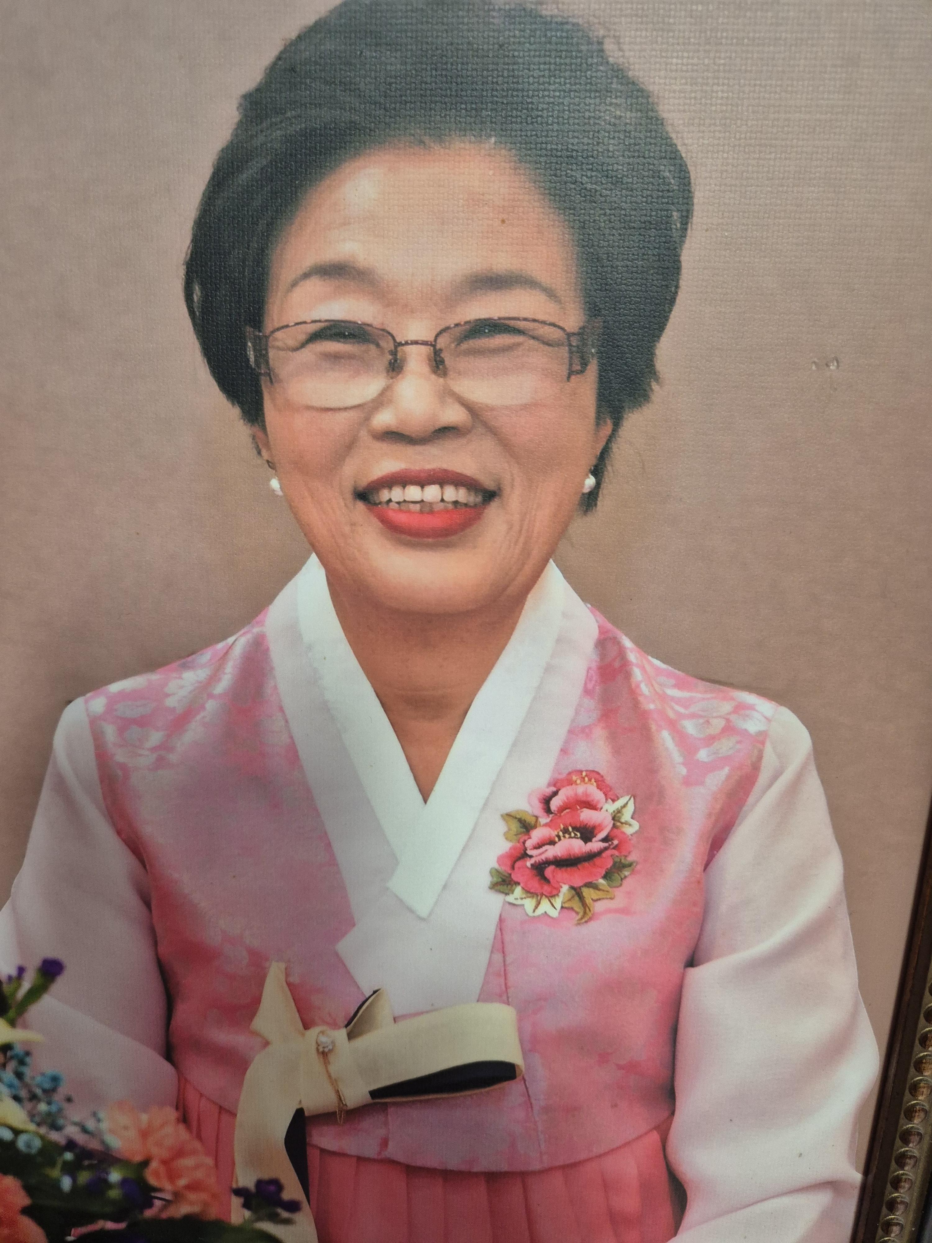 박용옥 호스트