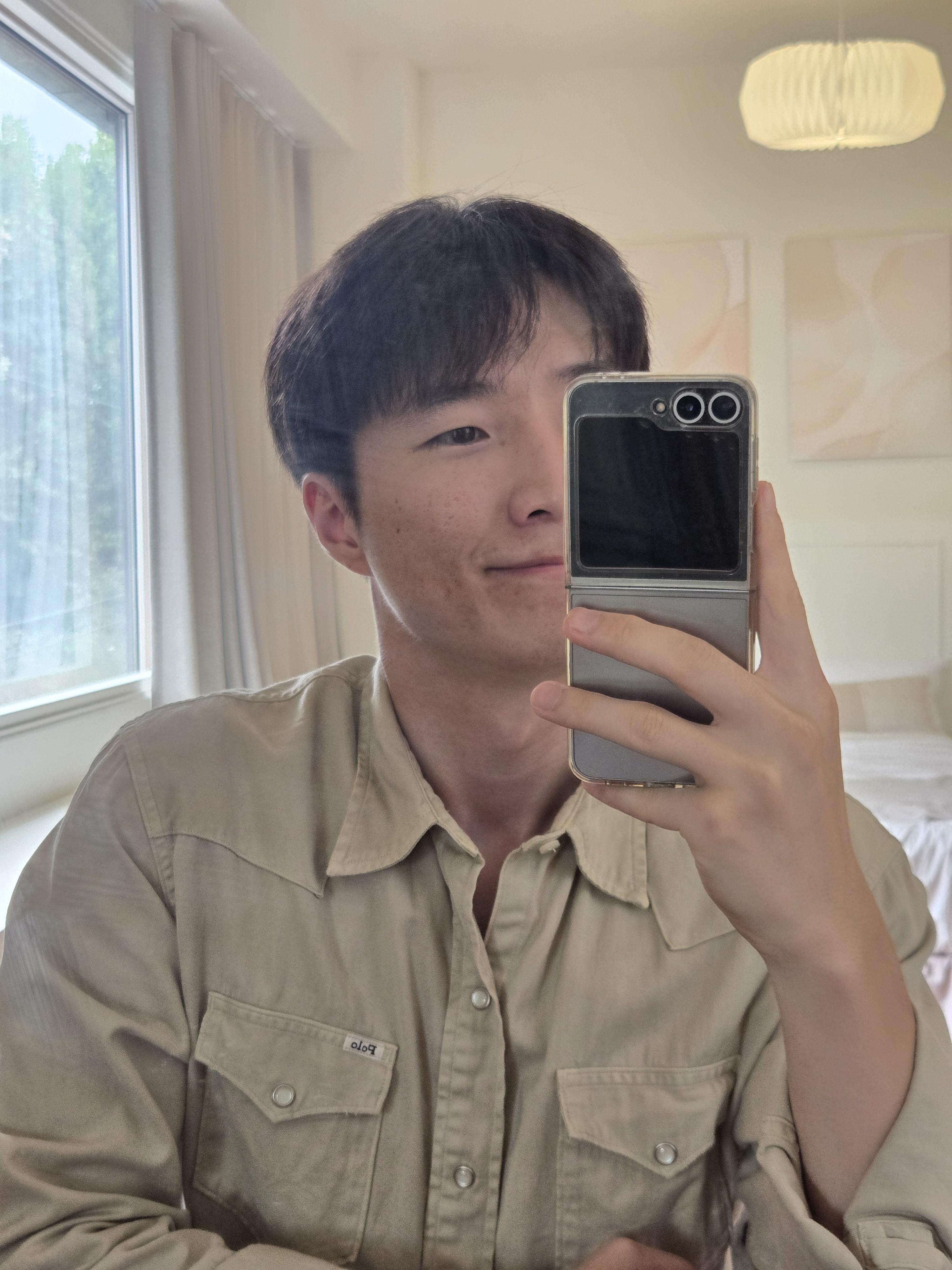 김동철 호스트