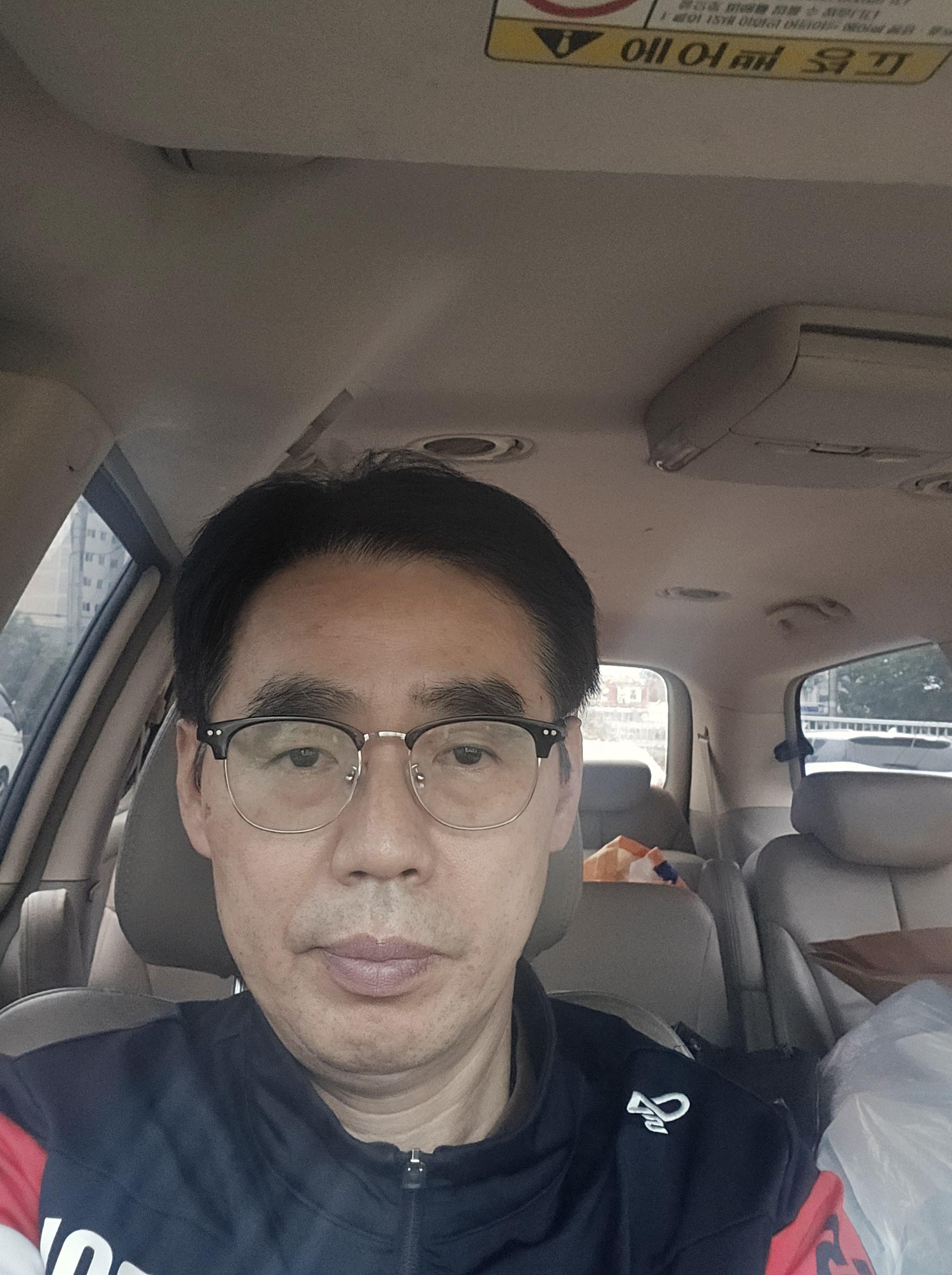 노용관 호스트