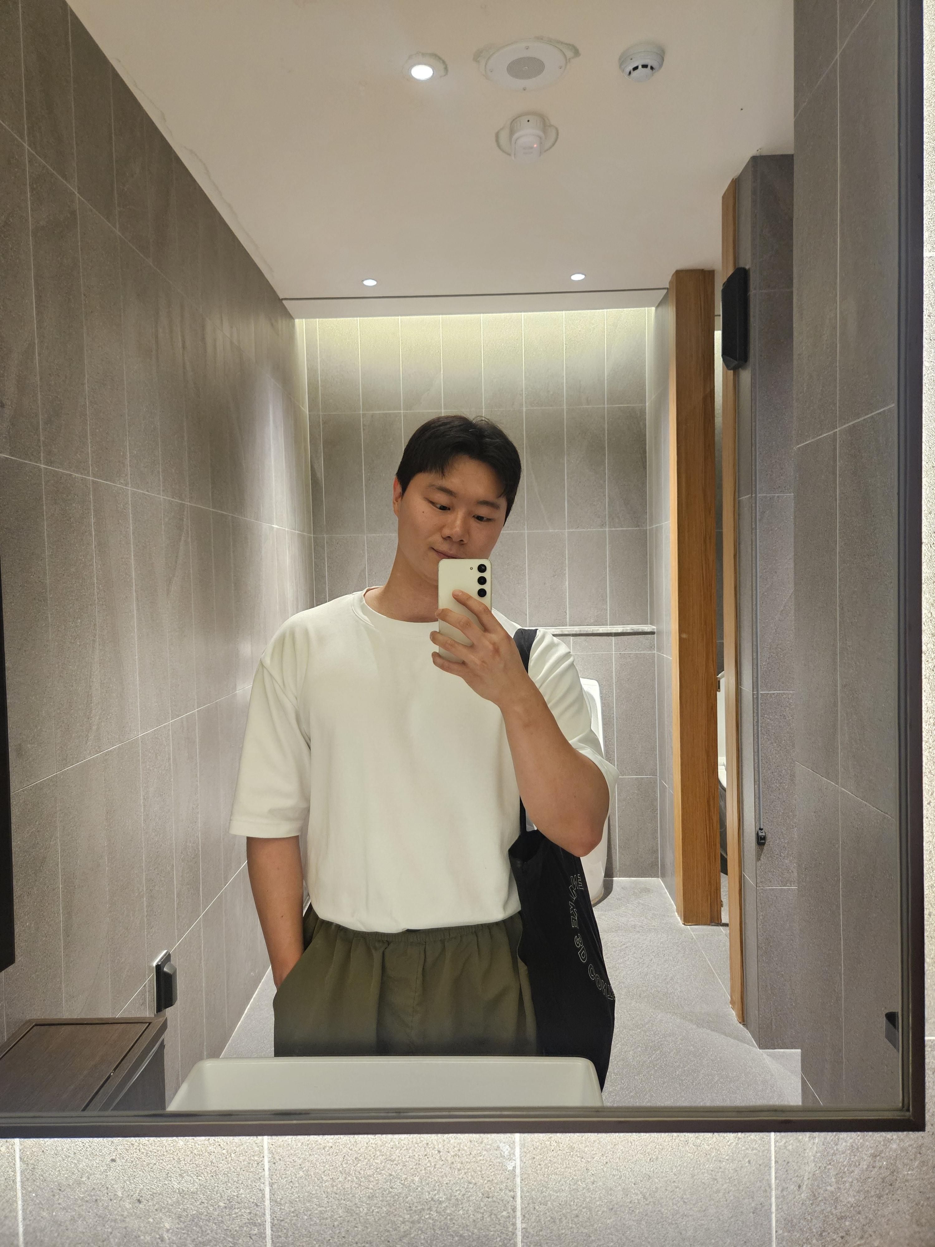 정채진 호스트