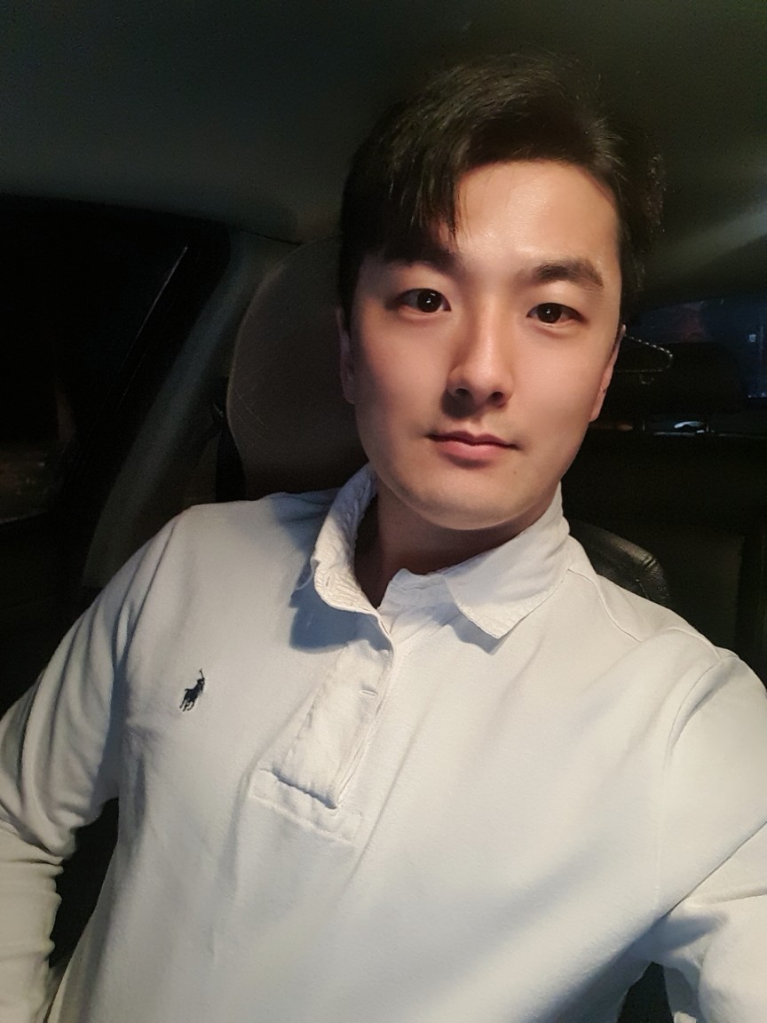 최진명 호스트