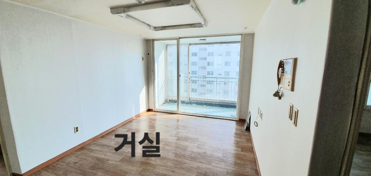 쓰리룸 아파트 사진 2