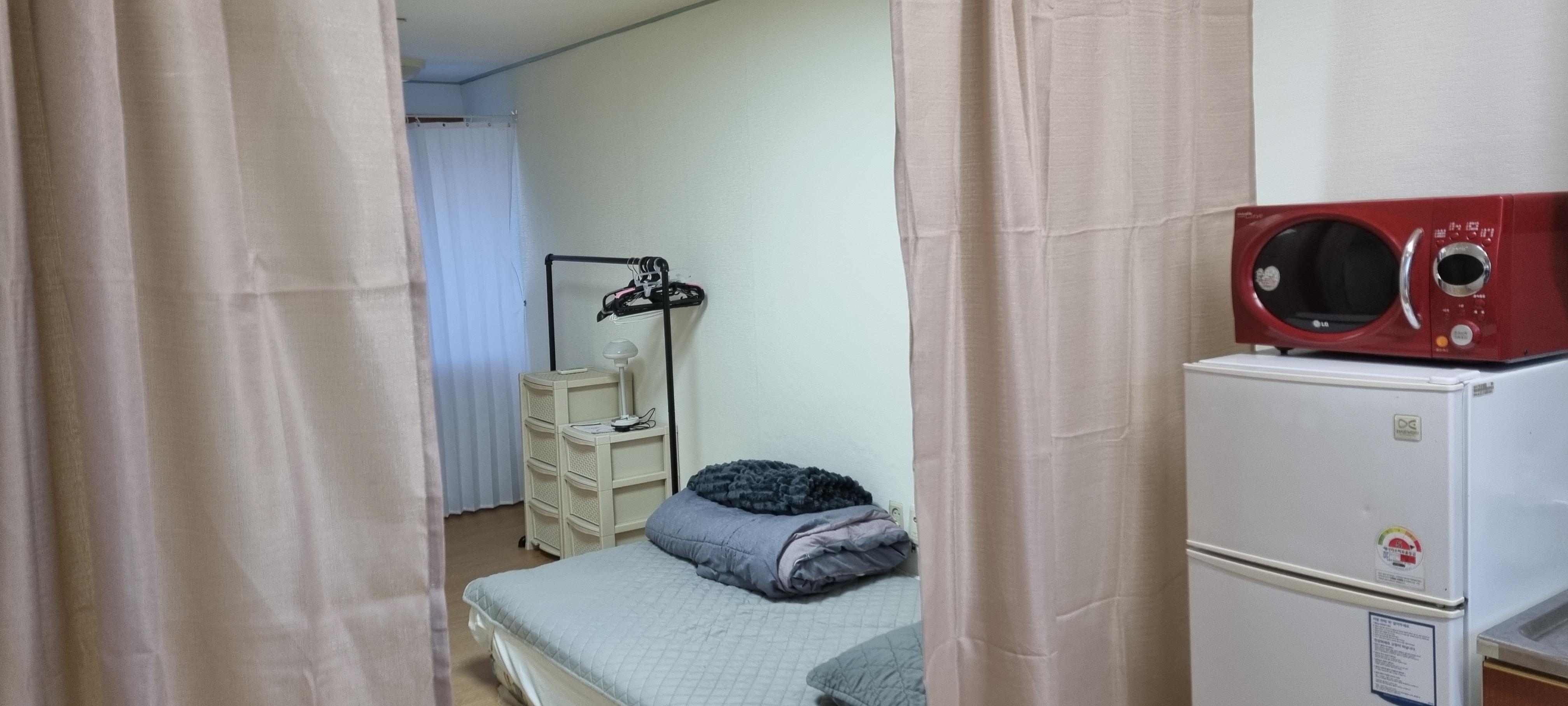 윗방이 없는 조용한 2층 끝방 사진 4