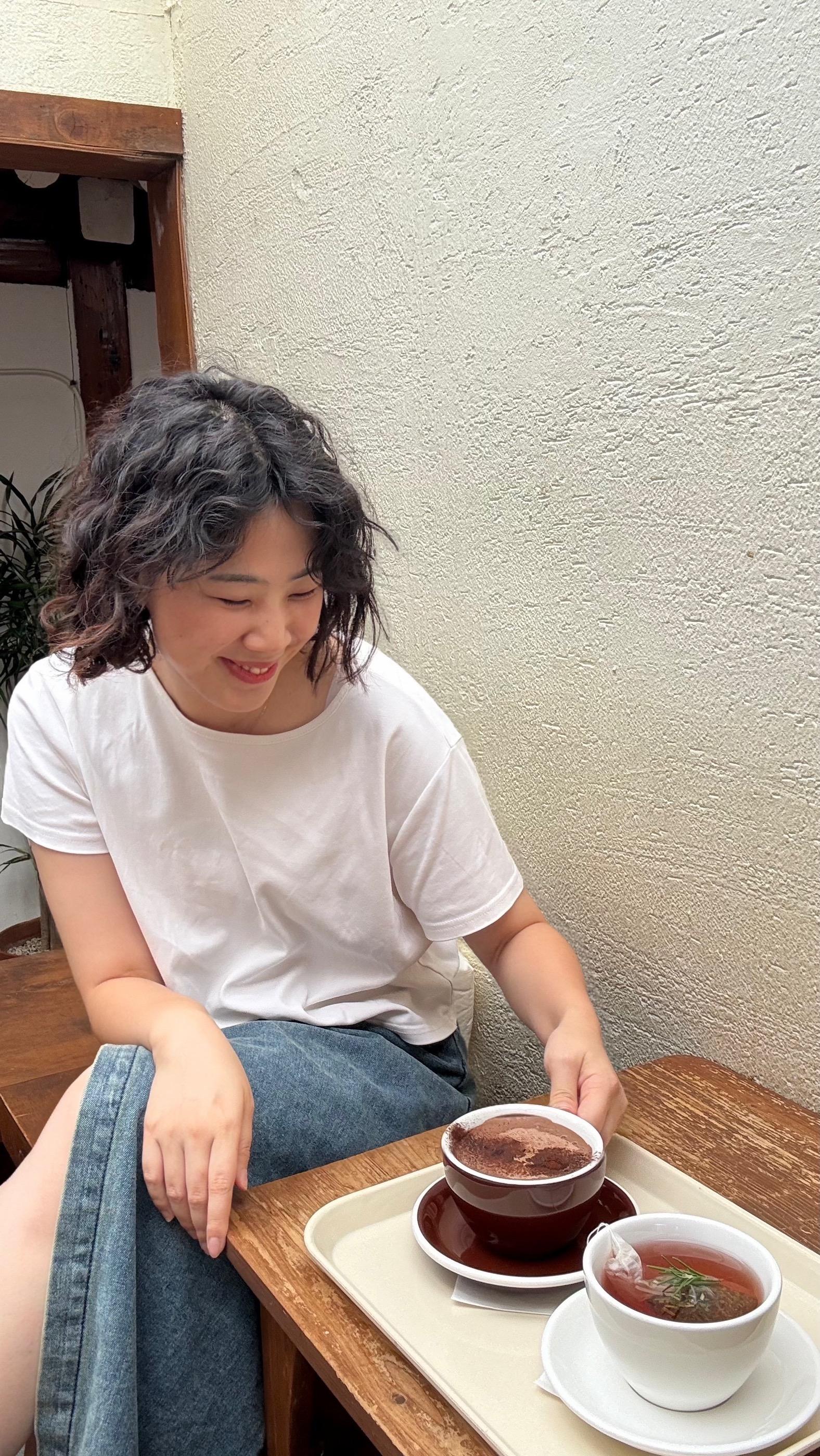 다니 호스트