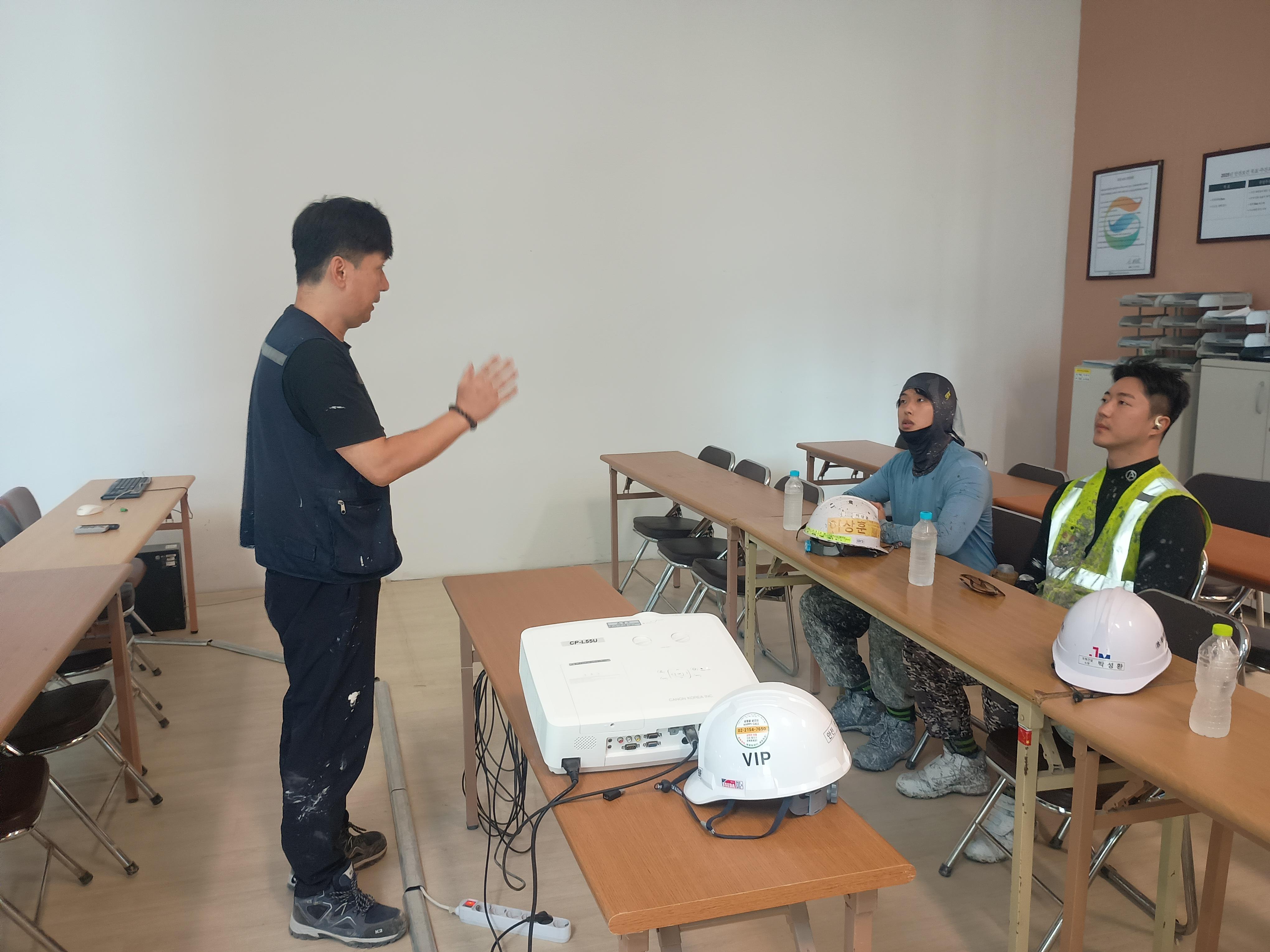 박성환 호스트