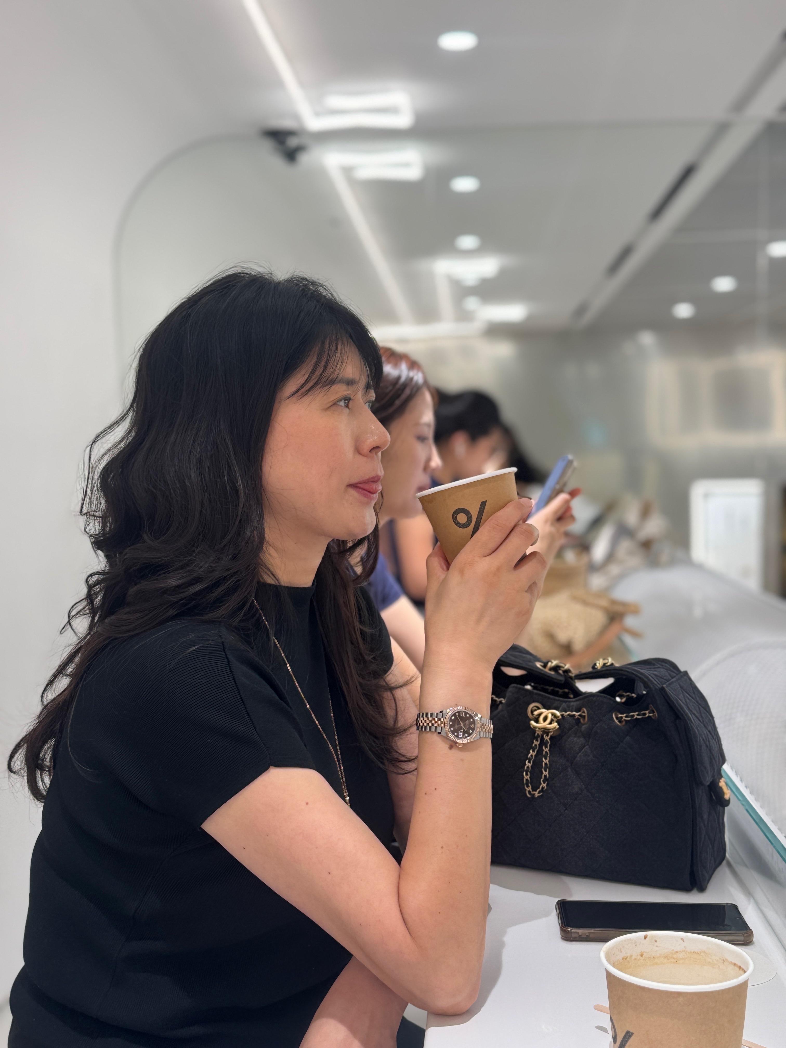 이승아 호스트