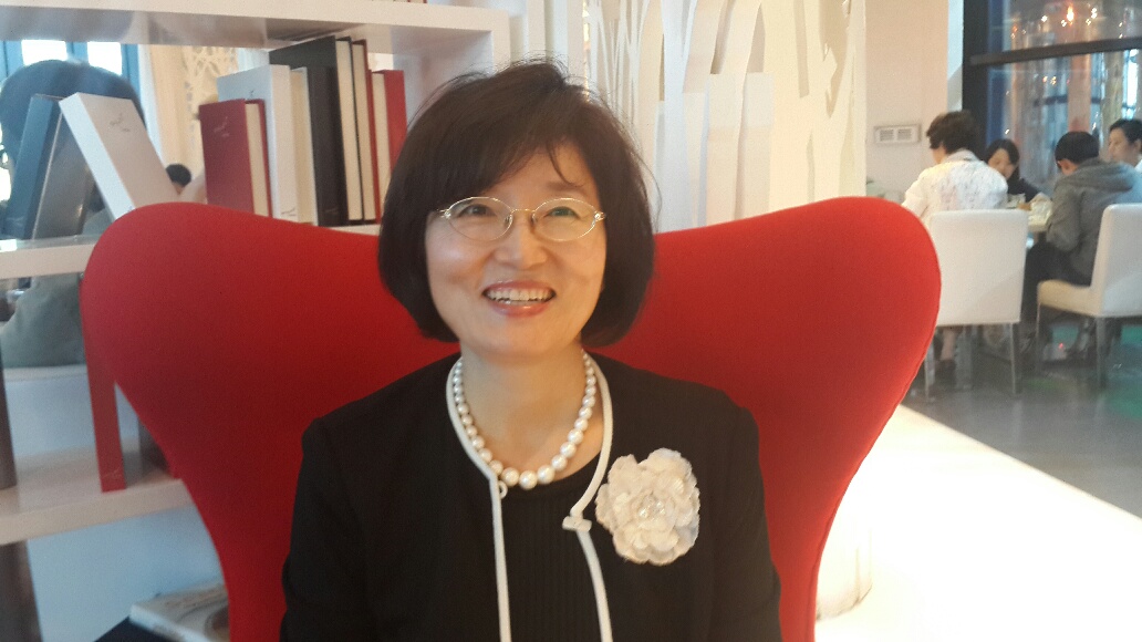 로지 송 호스트