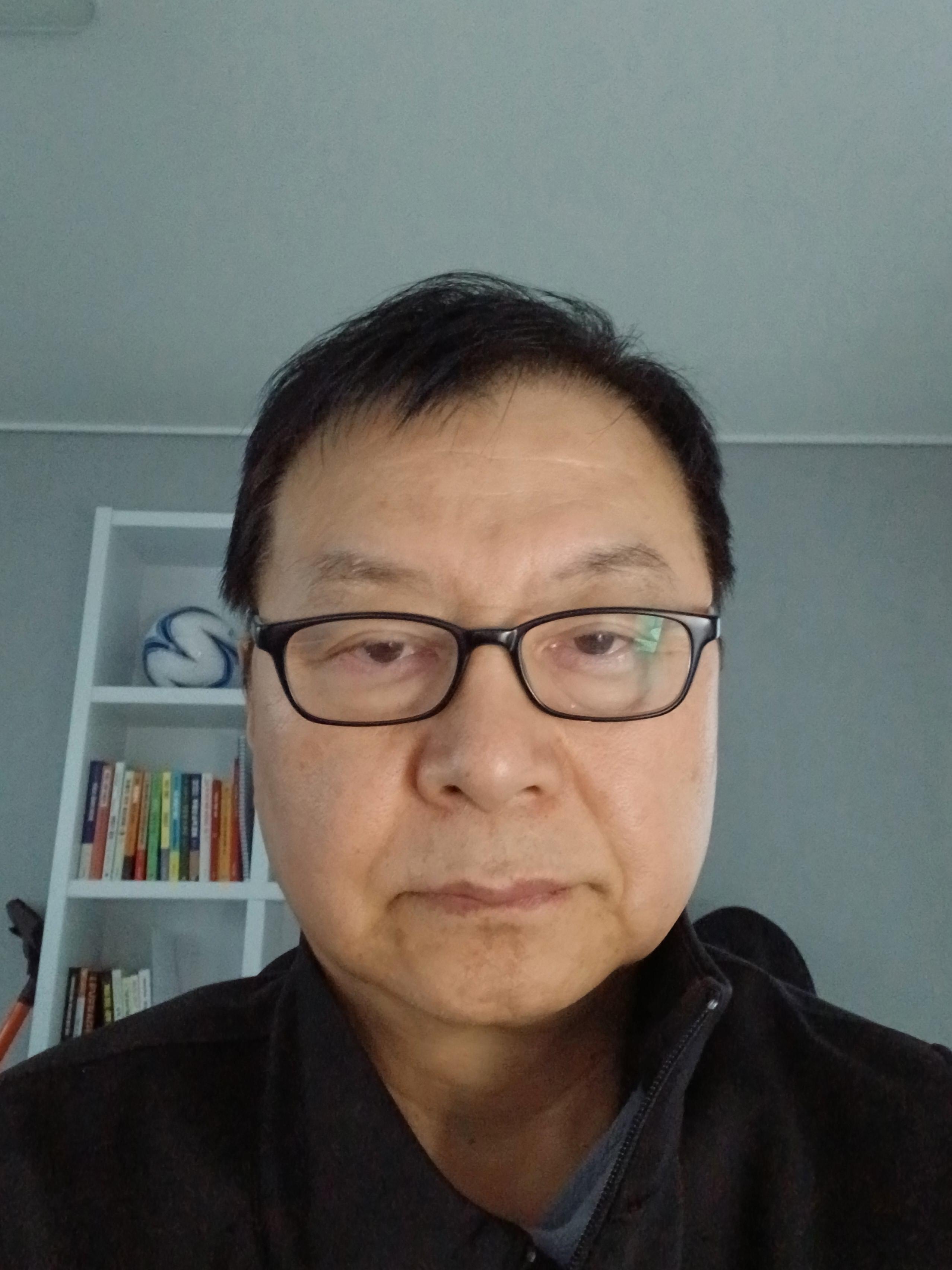 손현봉 호스트