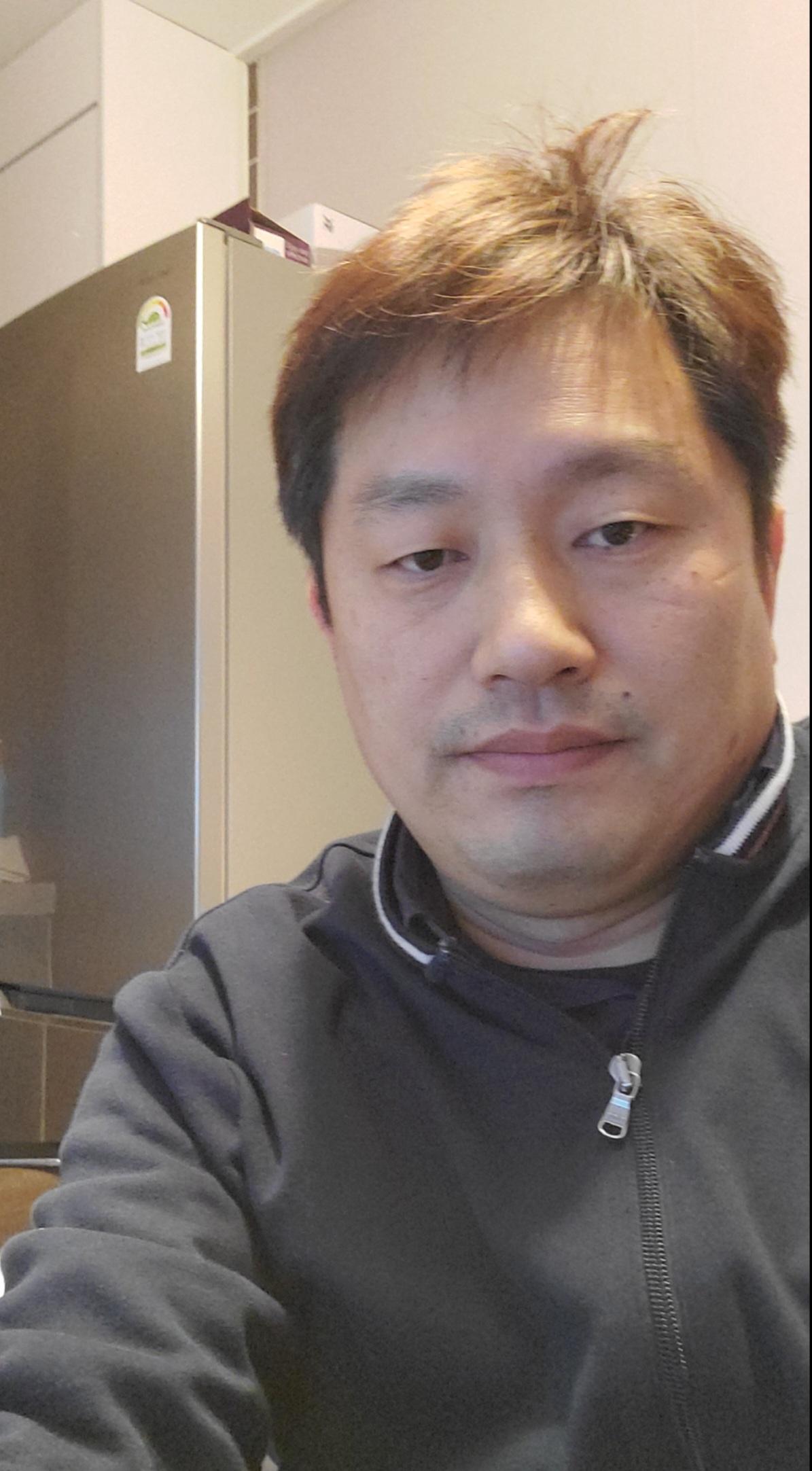 지정훈 호스트