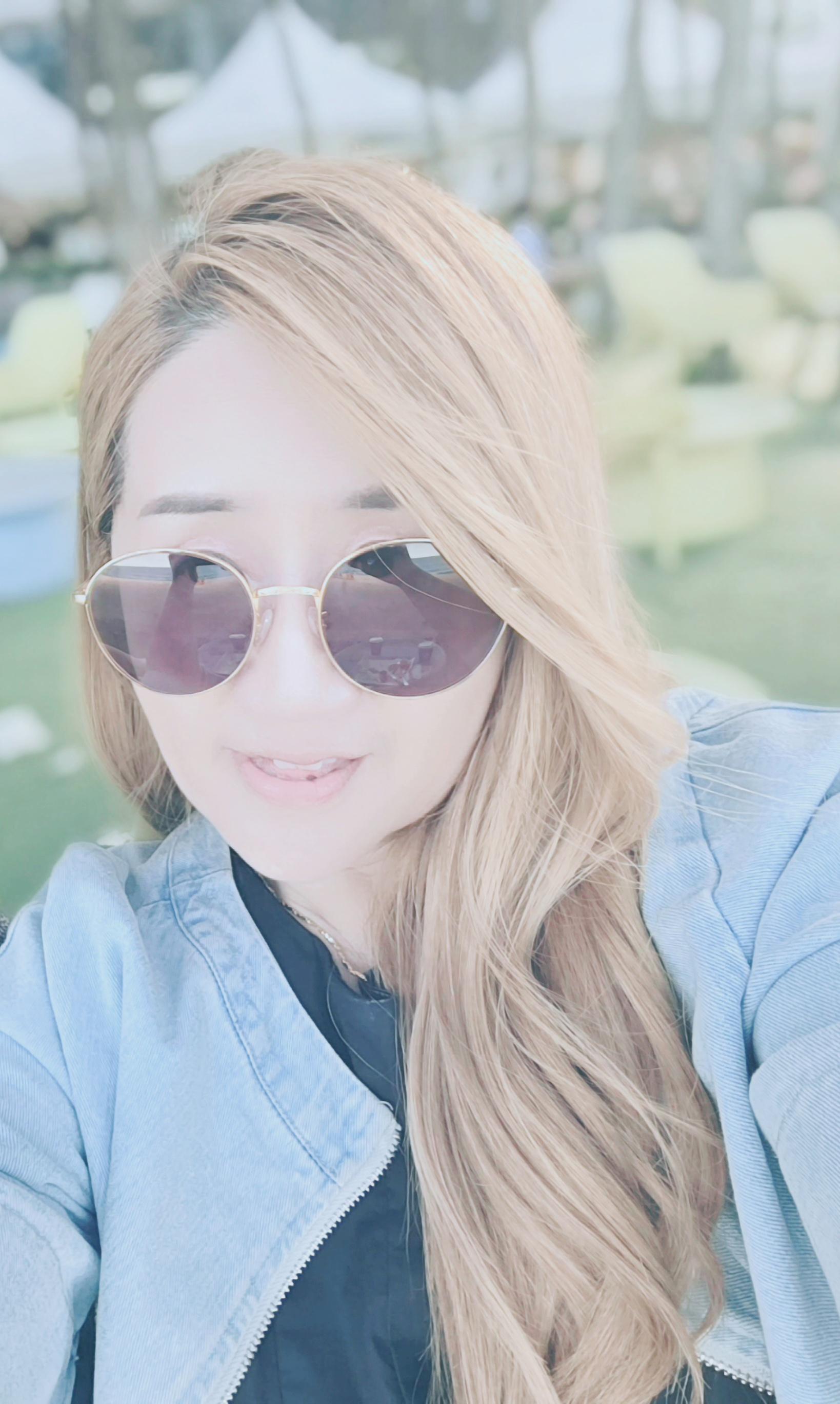 김선아 호스트