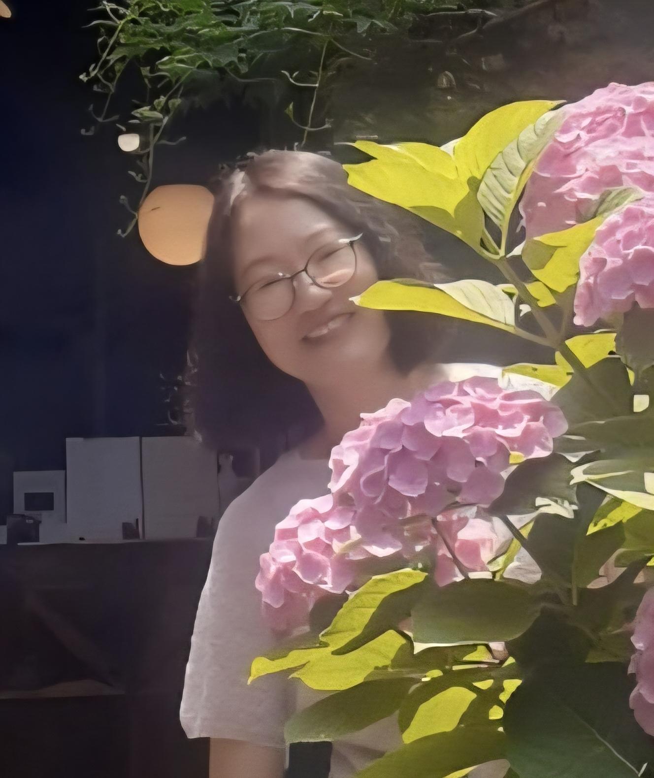 김동분 호스트