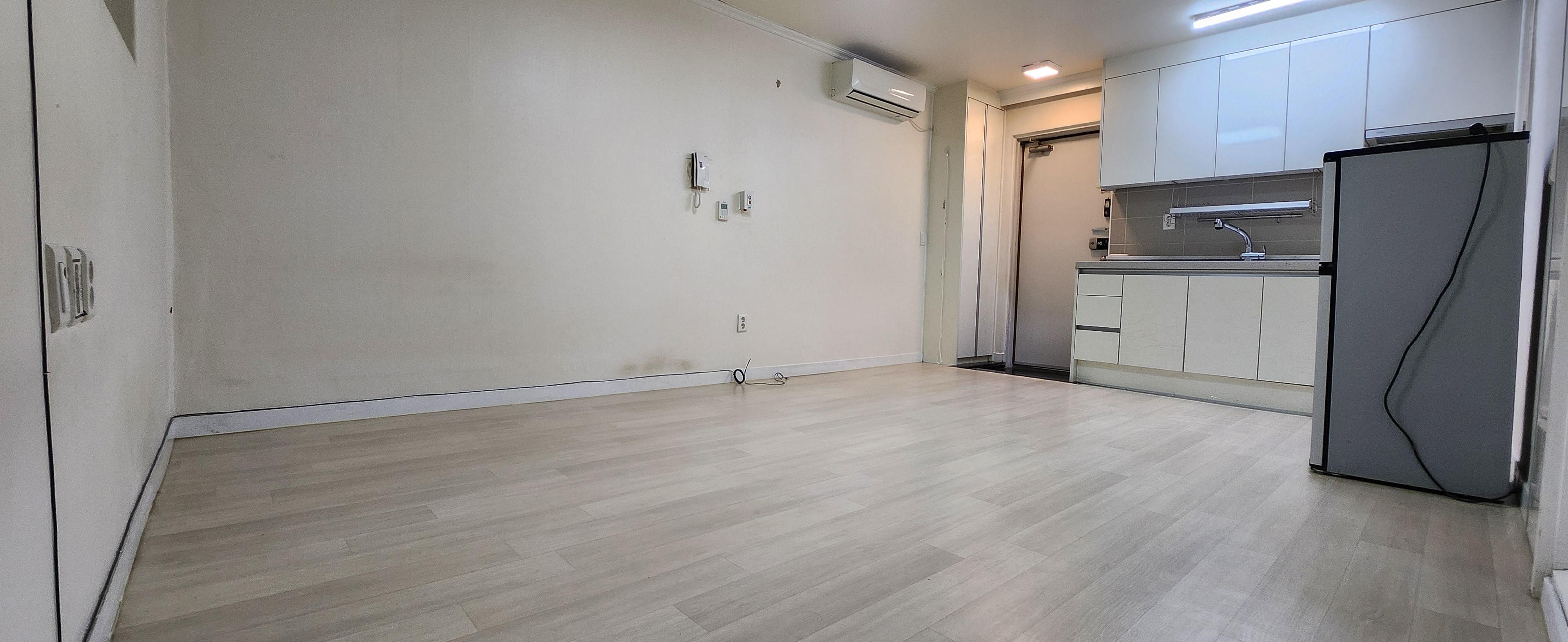 버스정류장 1분 거리 사진 2