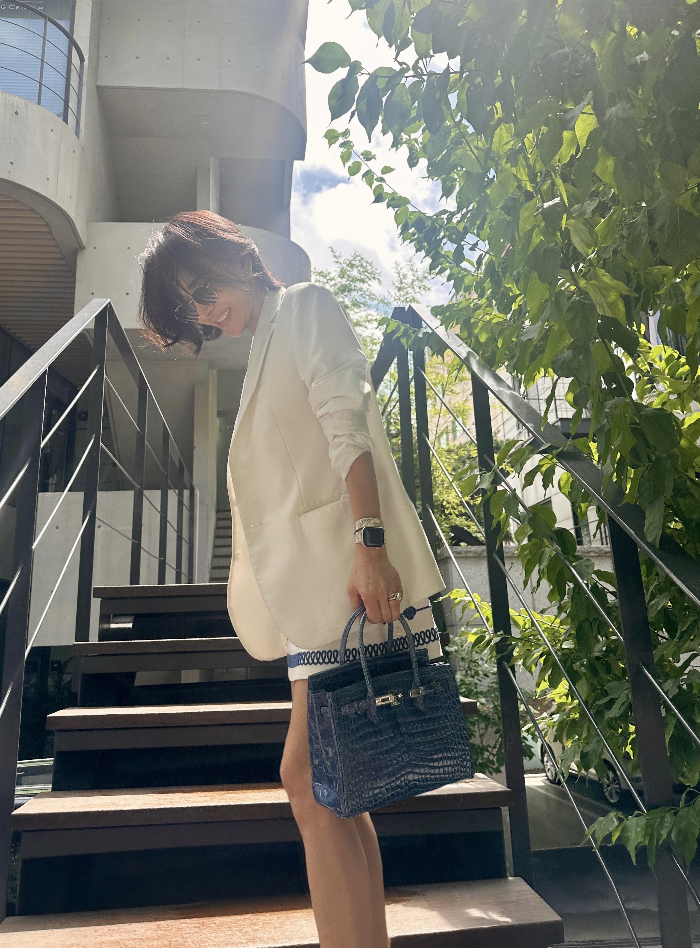김진희 호스트