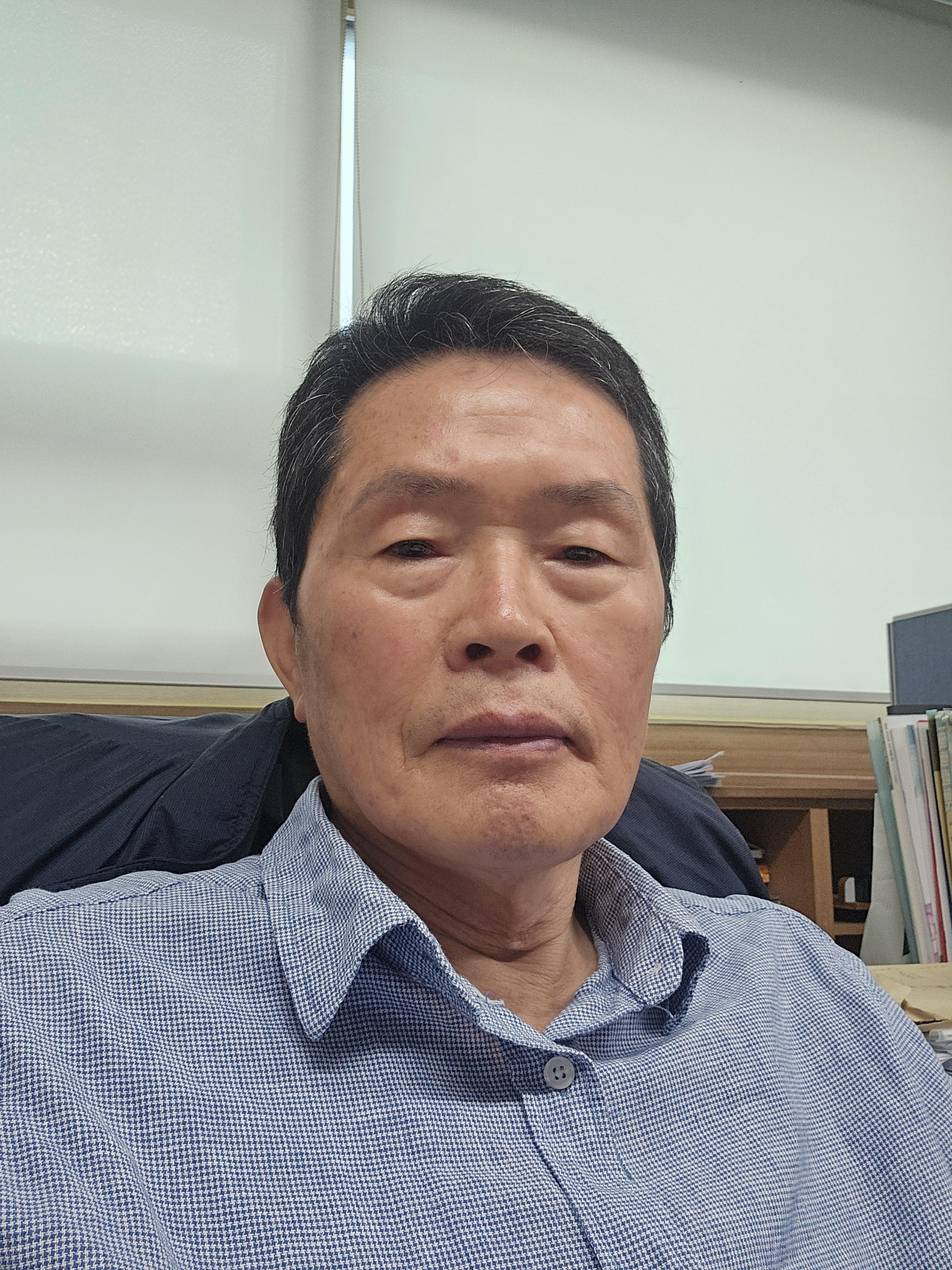 권오영 호스트