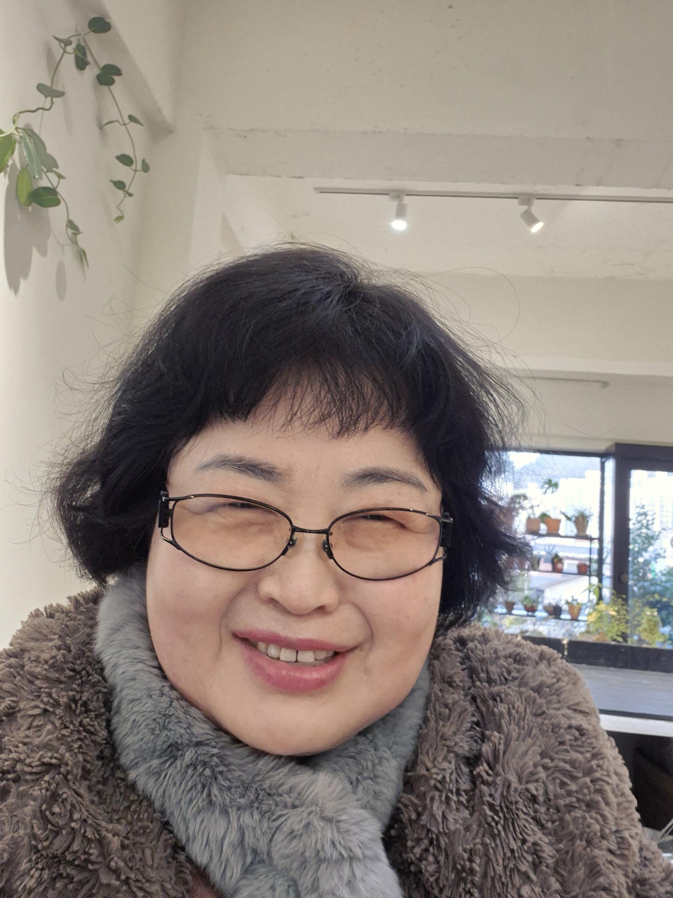 신순덕 호스트