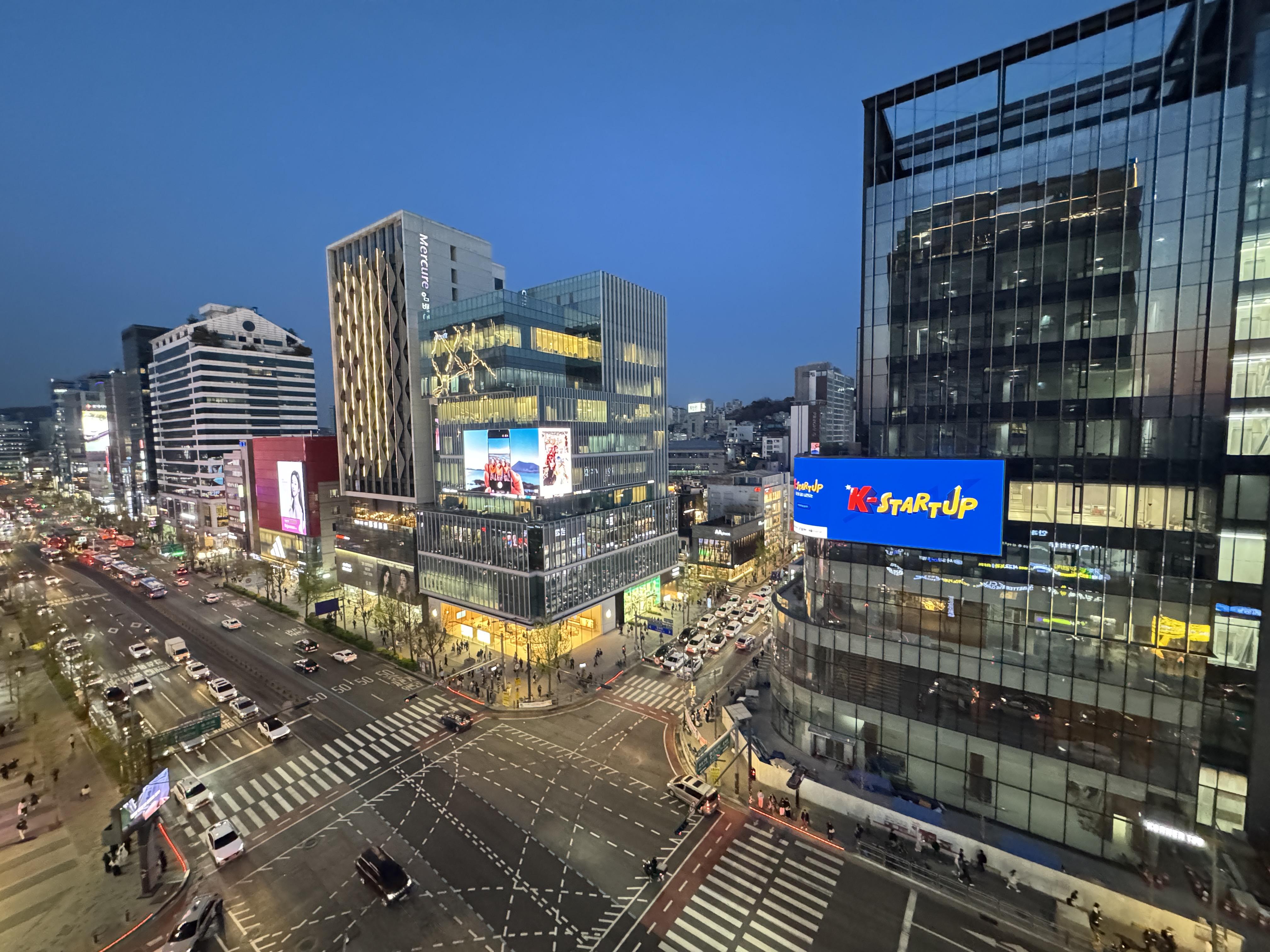 서교동 단기임대 홍대입구 3분거리 초역세권 도시뷰✨