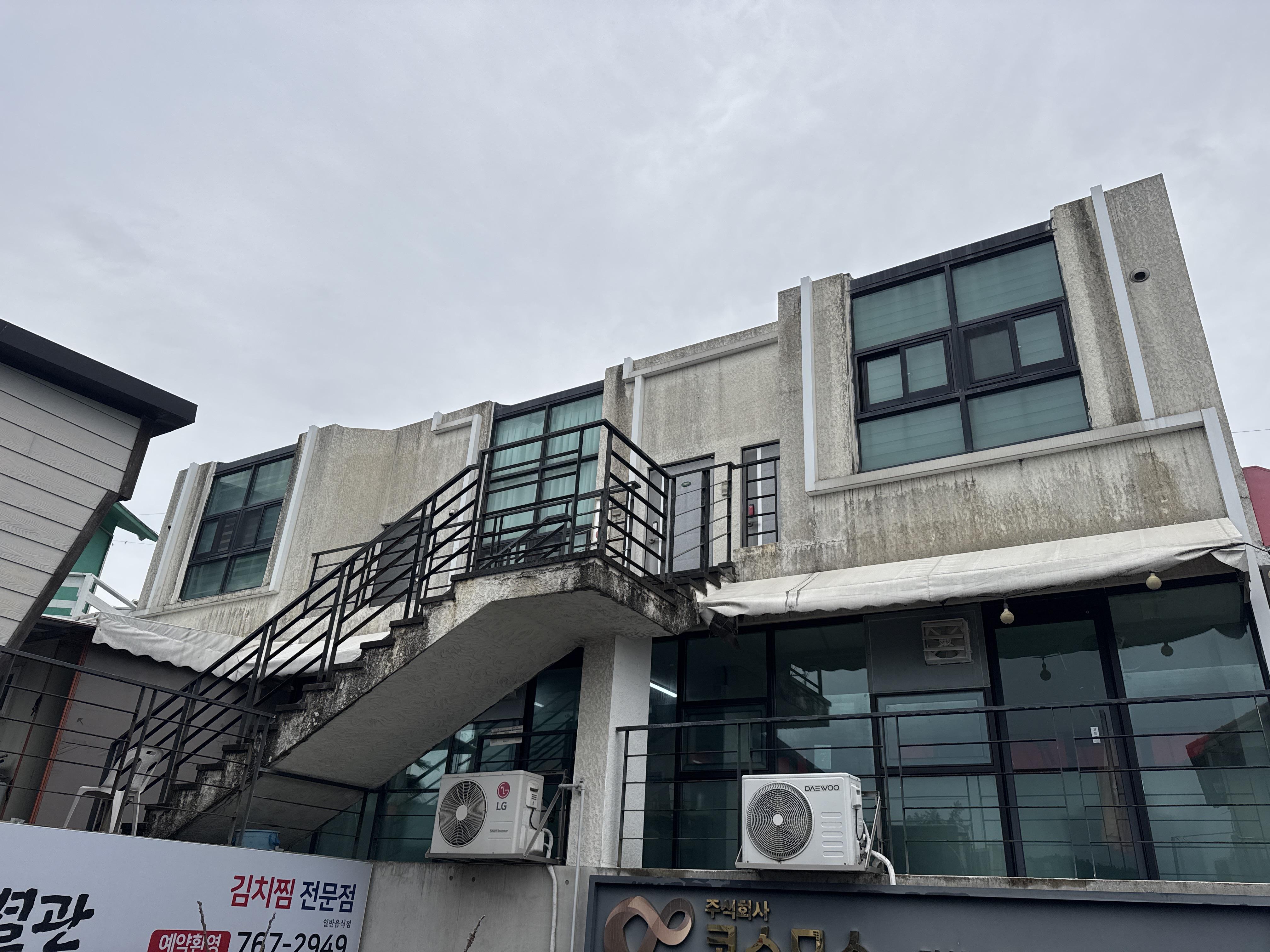서홍동 단기임대 선반내 게이트볼장 주차장 맞은편